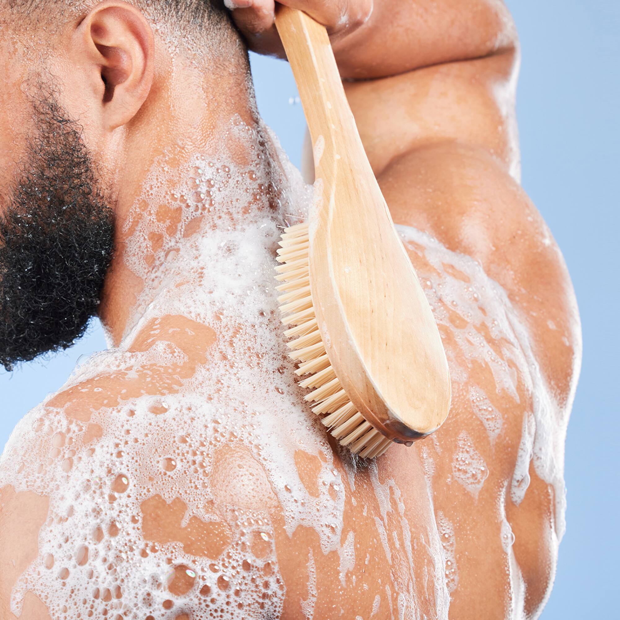 Left. Pursonic - Pursonic Bath Body Brush With Long Bamboo Handle 4-Piece Family Pack (2 Natural Color and 2 Dark Wood) - Multicolor.