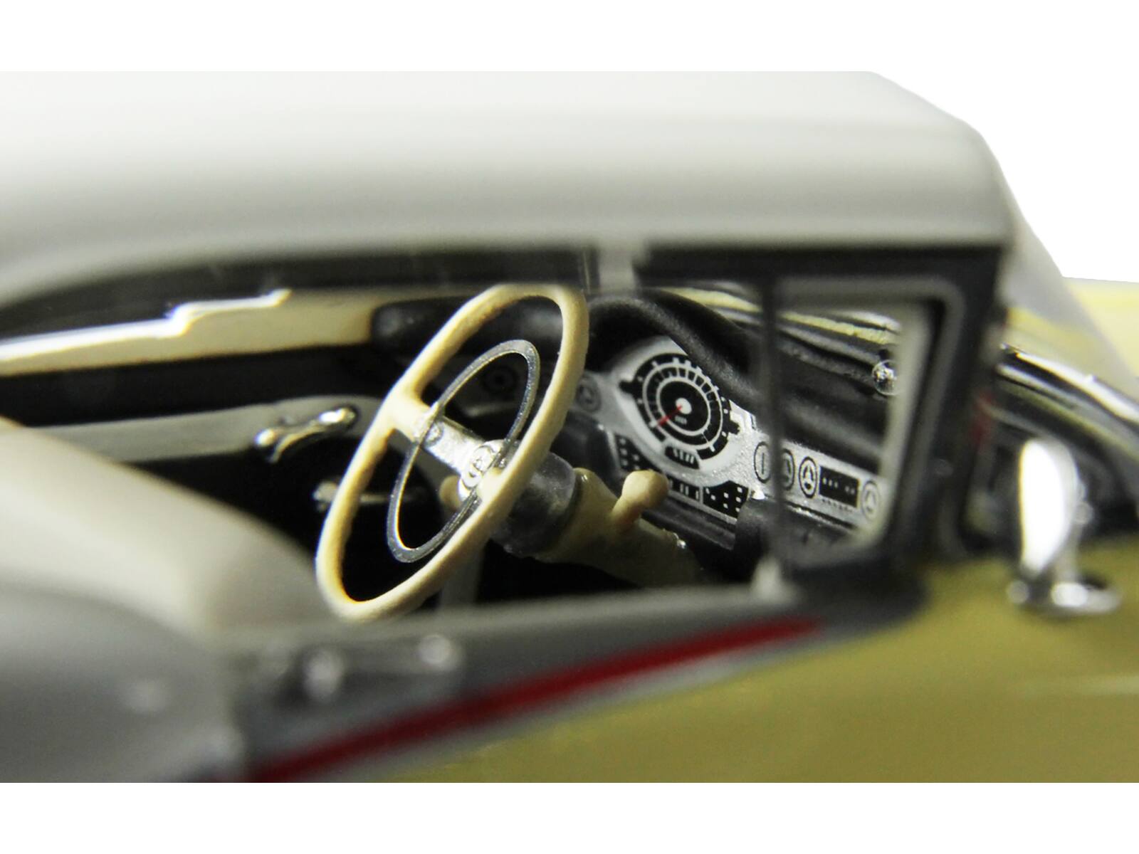 Angle. Goldvarg Collection - 1957 Oldsmobile Starfire Coronado Yellow and Alcan White Limited Edition to 200 pieces Worldwide 1/43 - Yellow and White.