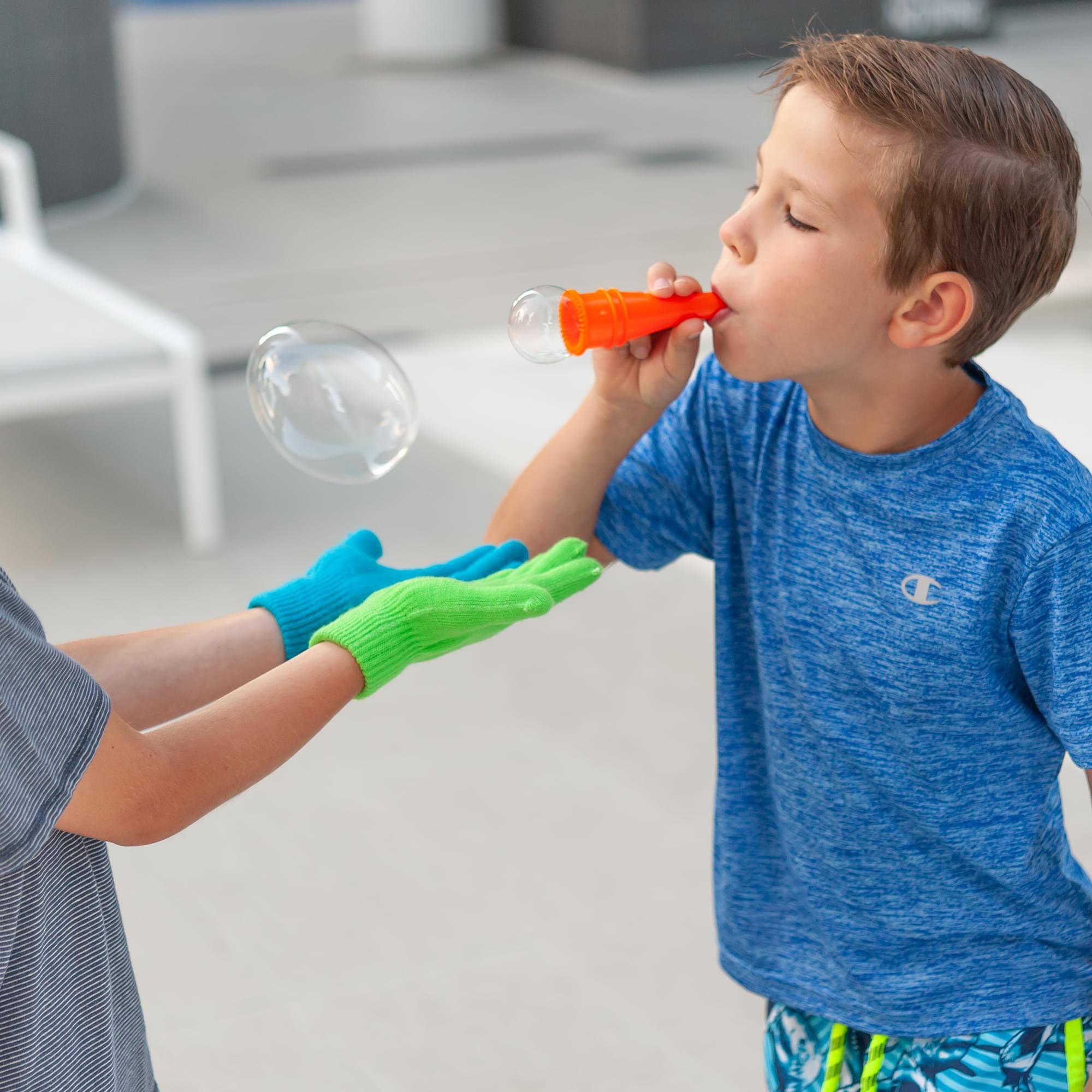 Alt View 4. Toy Shock - BomBom Bubbles Magic Gloves Dual Pack | Create An Unpoppable Bubble Experience - Blue.