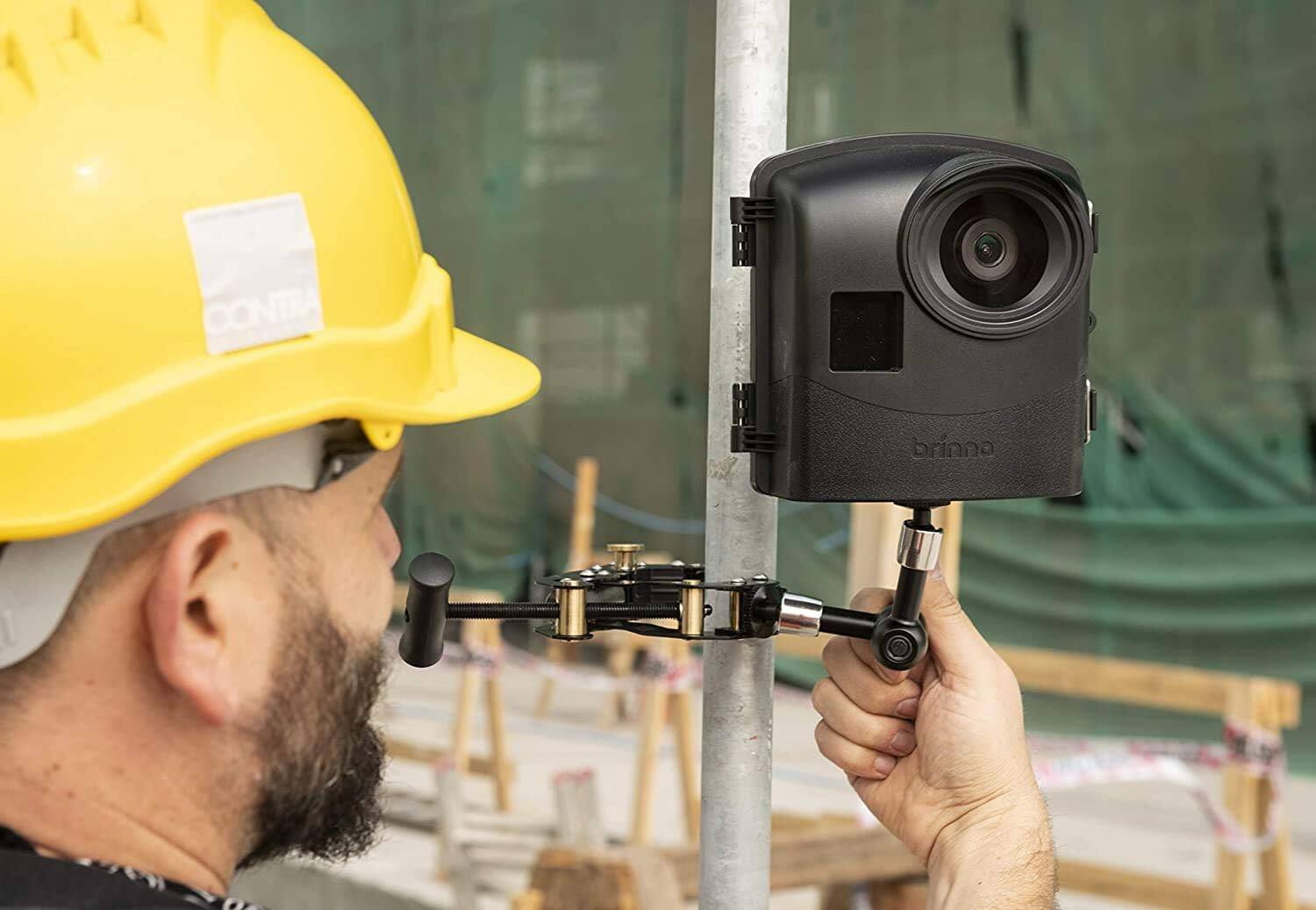 The text on the image is "brinno."