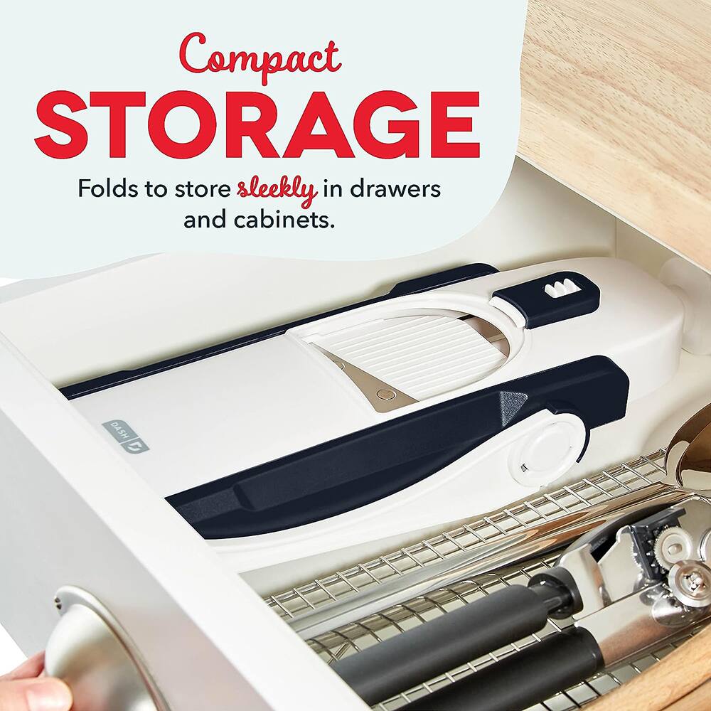 Compact STORAGE  
Folds to store sleekly in drawers and cabinets.  
DASH C7