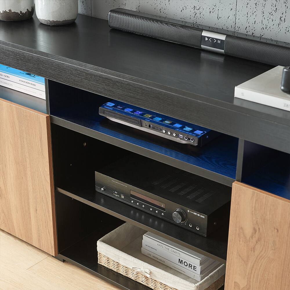 At MA E TS PUESTY 38 DOTASREA ..... . - -  ARTS THE CRAFTS MSERABLES MORE