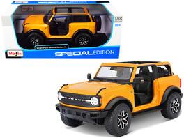 2021 Ford Bronco Badlands "Special Edition" 1/18 Diecast Model Car by Maisto - Orange Metallic