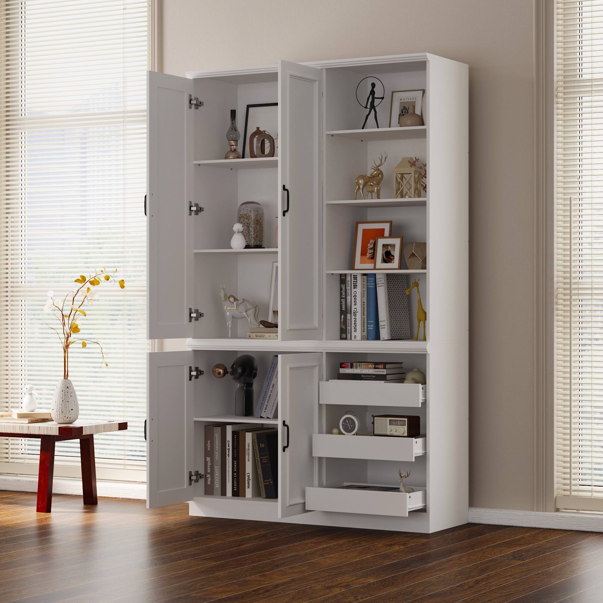 The text on the image is "REIAAR".