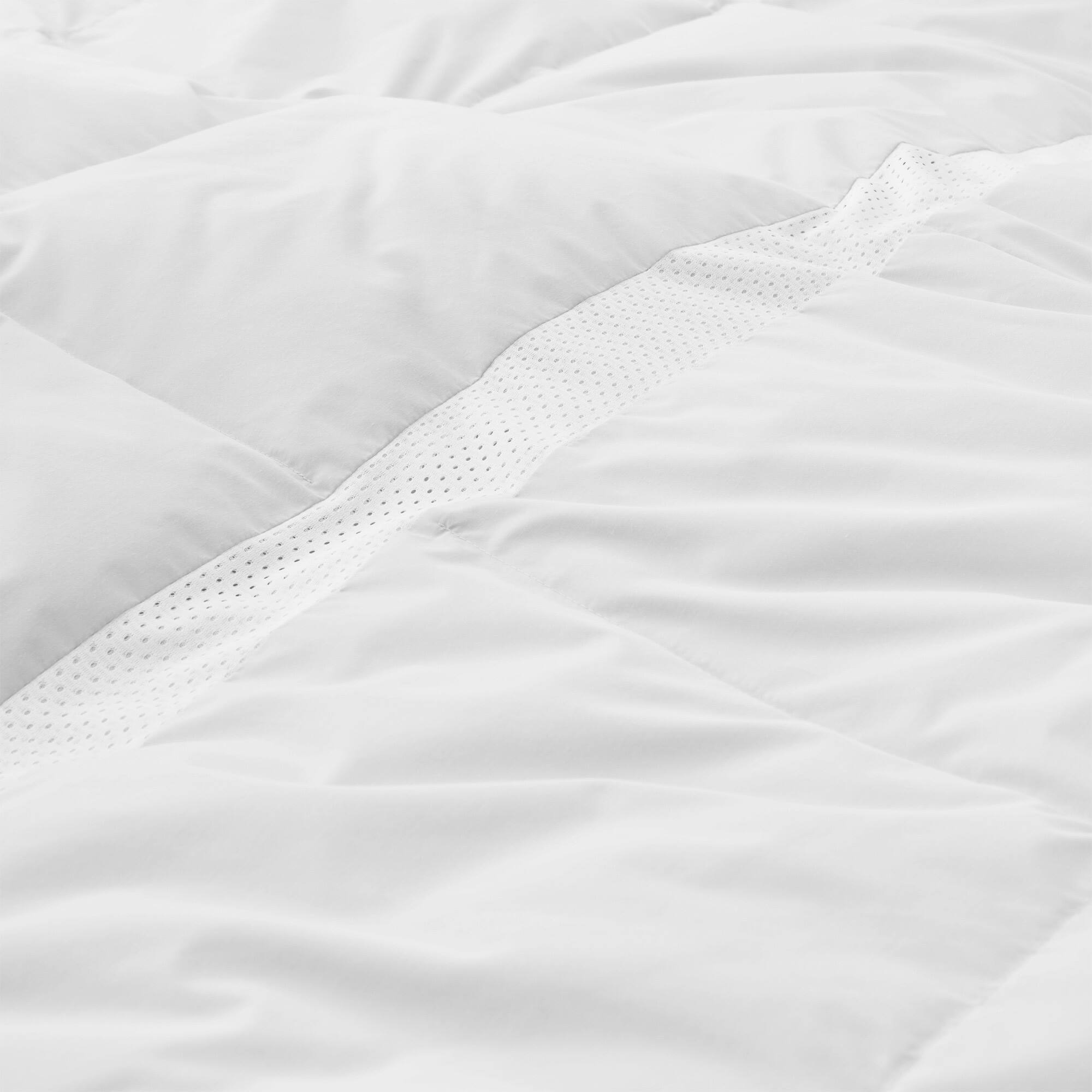 Left. Puredown - Puredown 600FP Cooling Lightweight Breathable White Down Comforter, Oversized Summer Blanket, White, Full/Queen - White.