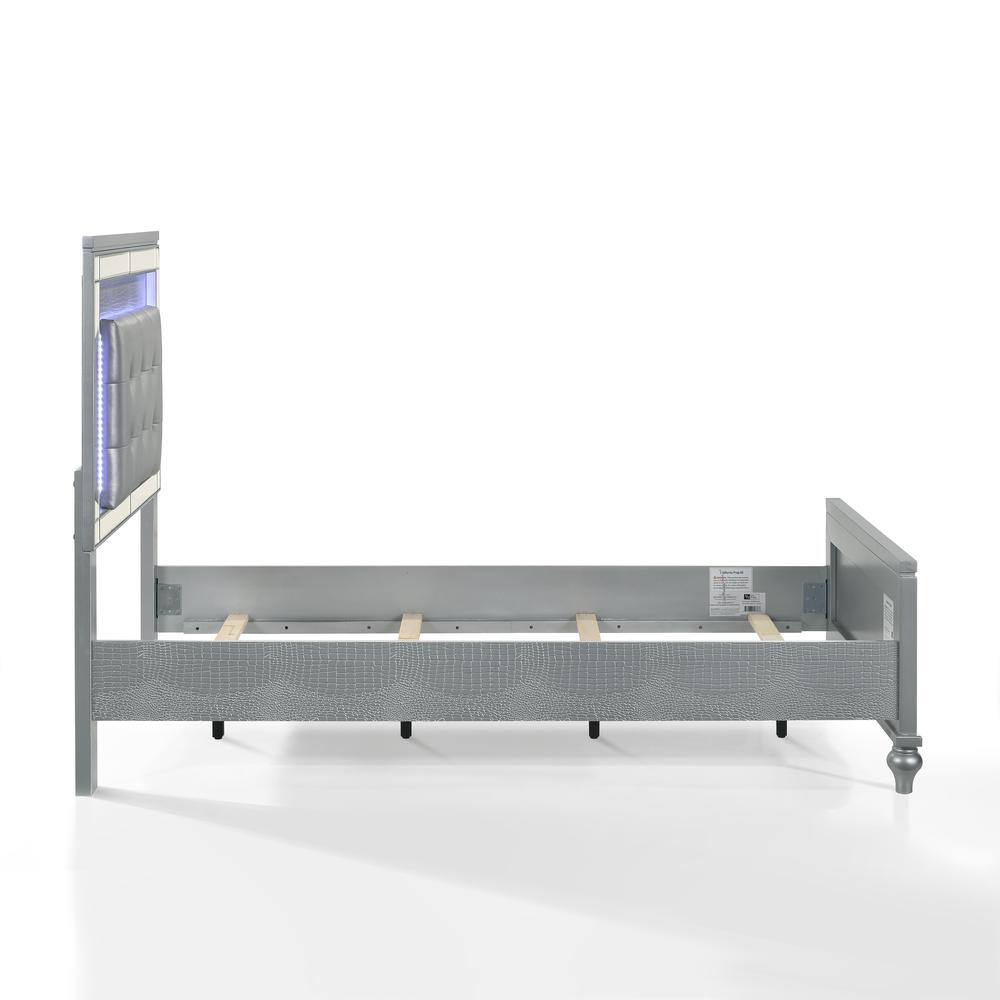 Back. New Classic Furniture - Furniture Contemporary Solid Wood 3/3 Twin Bed in Silver - Silver.