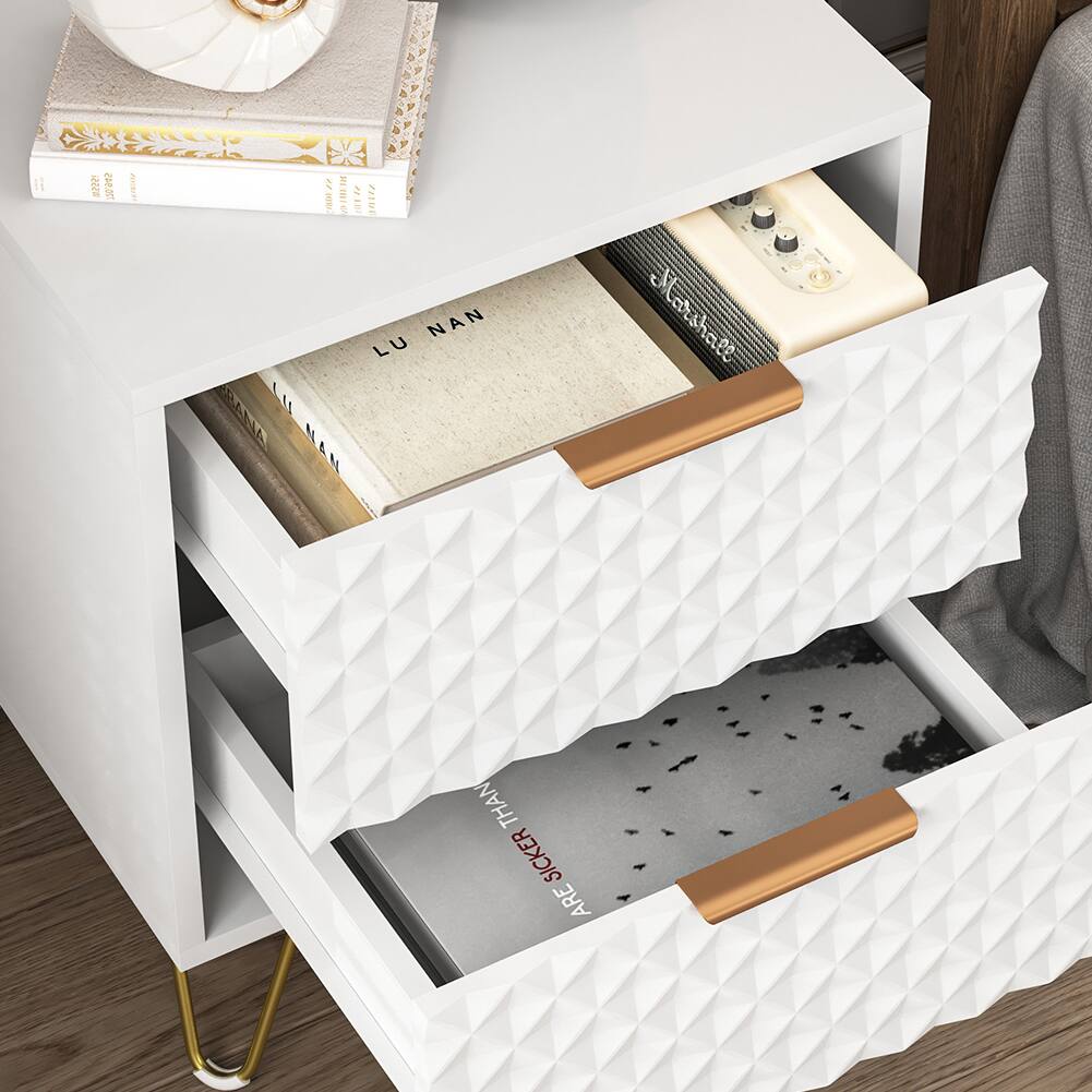 LU NAN  
MARIAH  
ARE THOSE THE THINGS