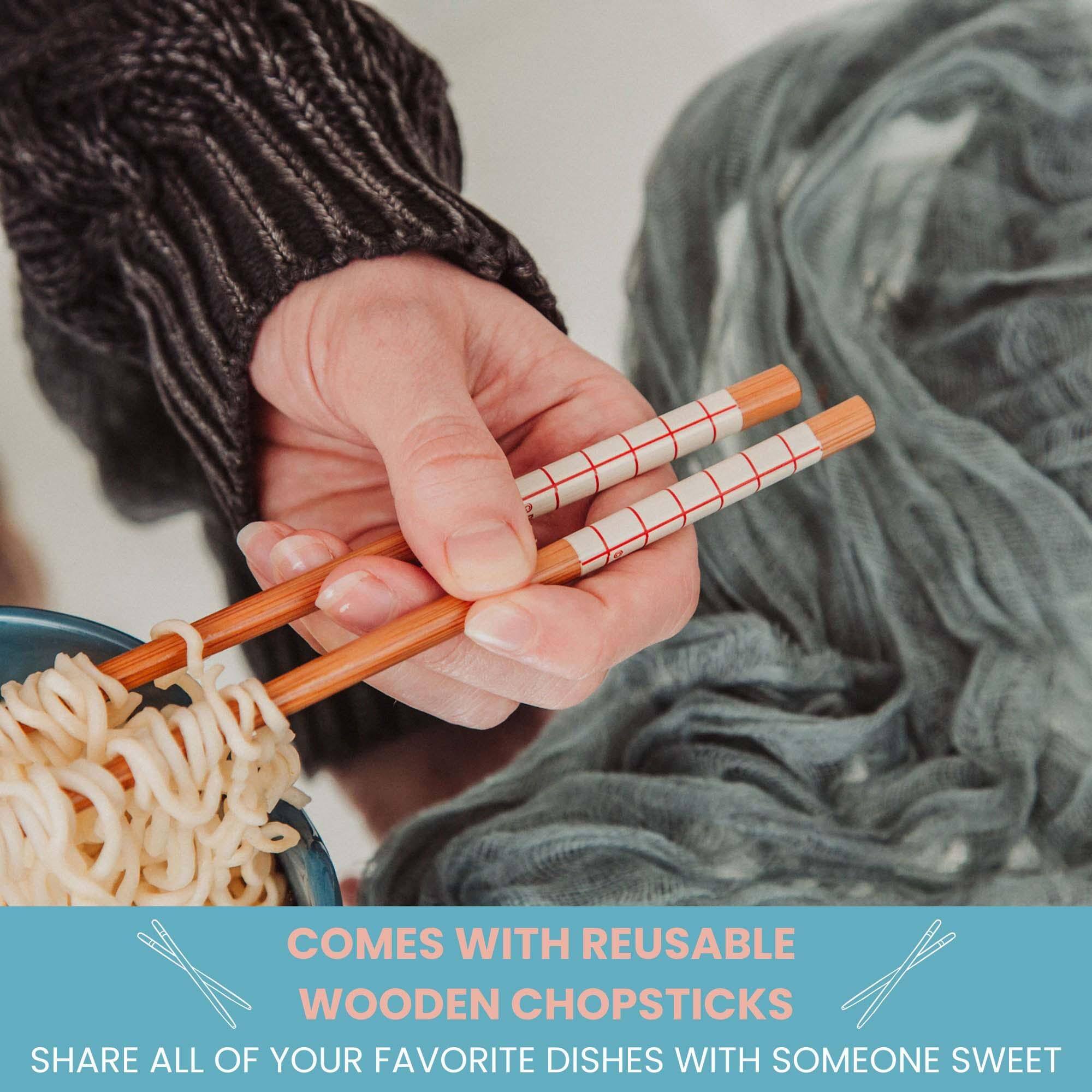 COMES WITH REUSABLE WOODEN CHOPSTICKS  
SHARE ALL OF YOUR FAVORITE DISHES WITH SOMEONE SWEET