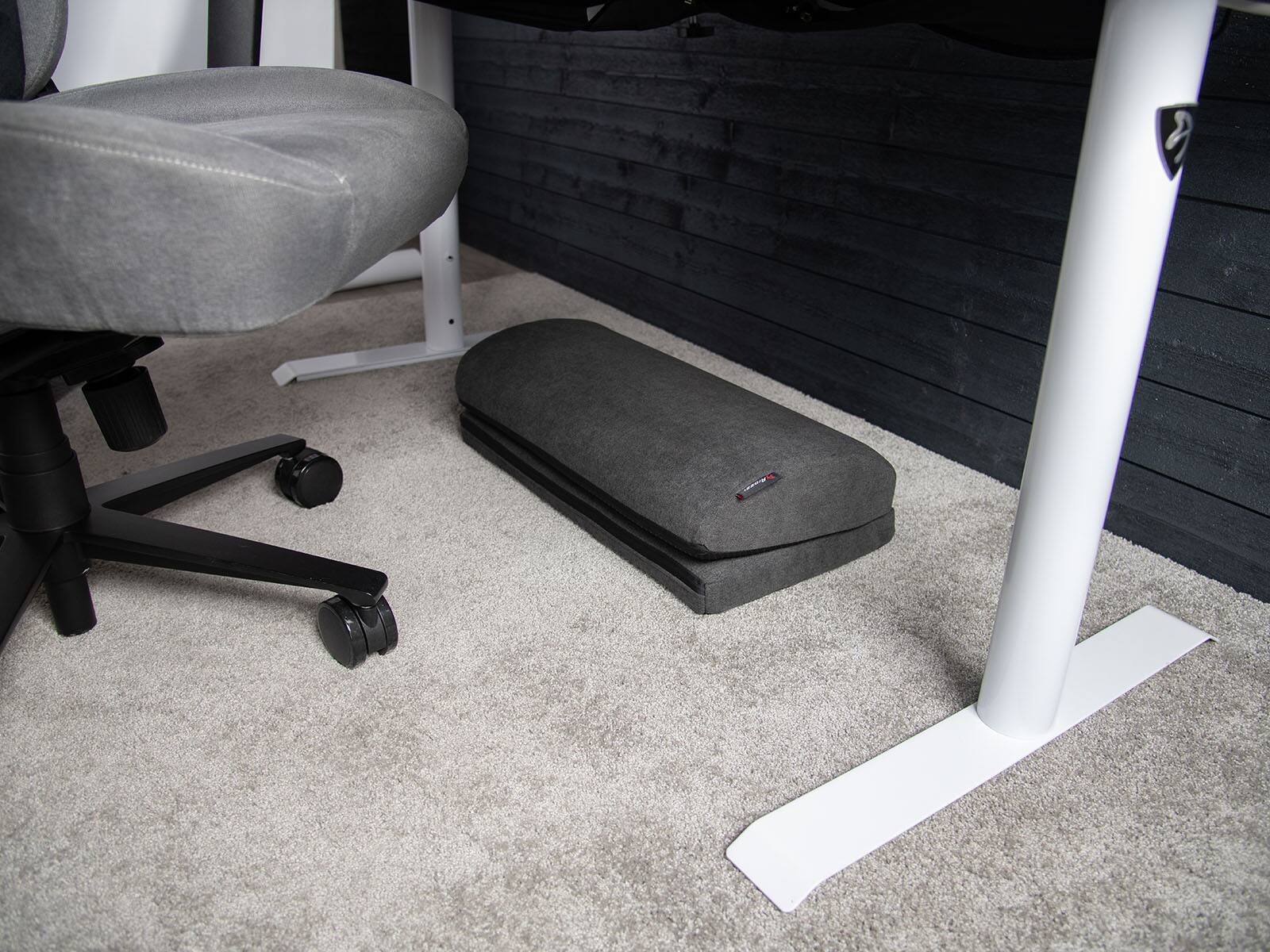 Alt View 16. Arozzi - Velvet Memory Foam Footrest - Black.