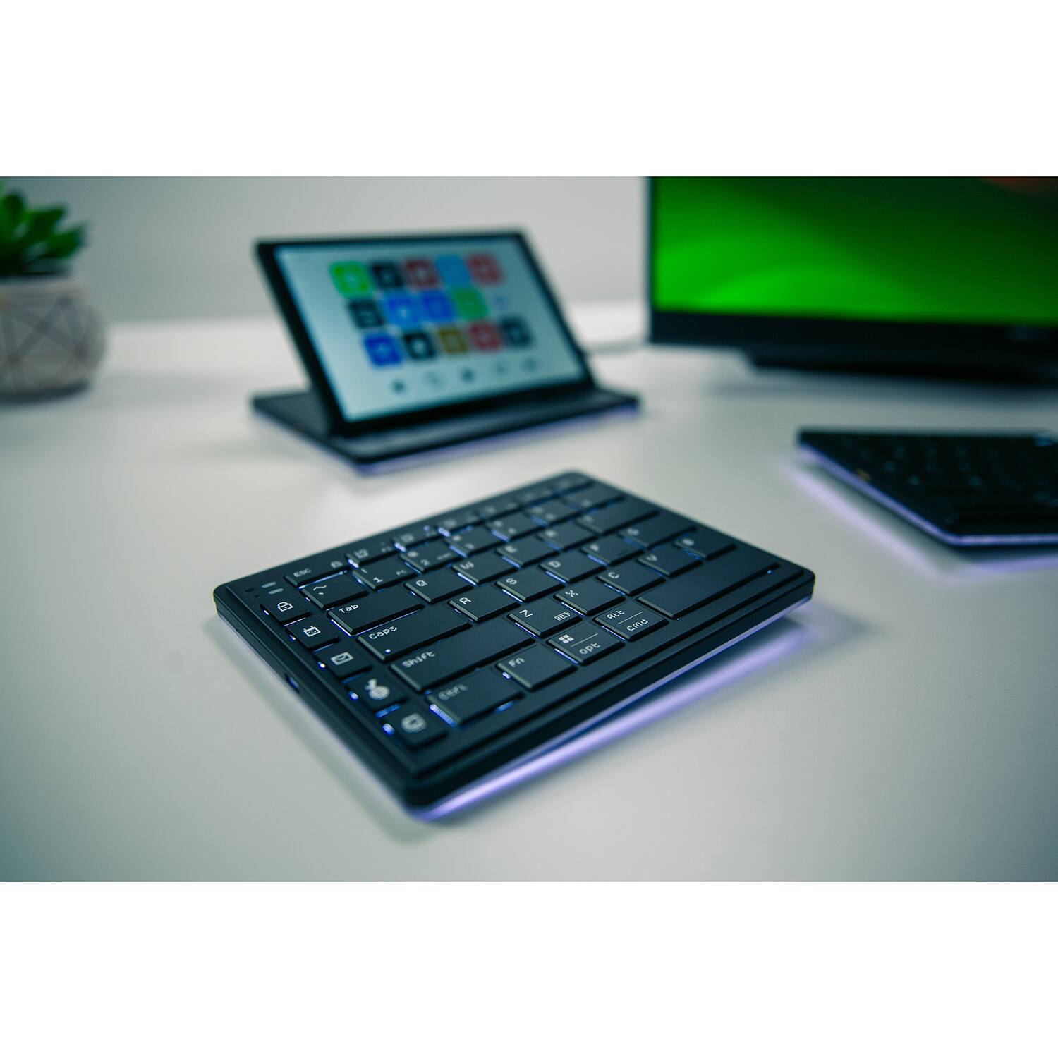 MP Mobile Pixels Tetra Keyboard Wireless Connectivity Bluetooth