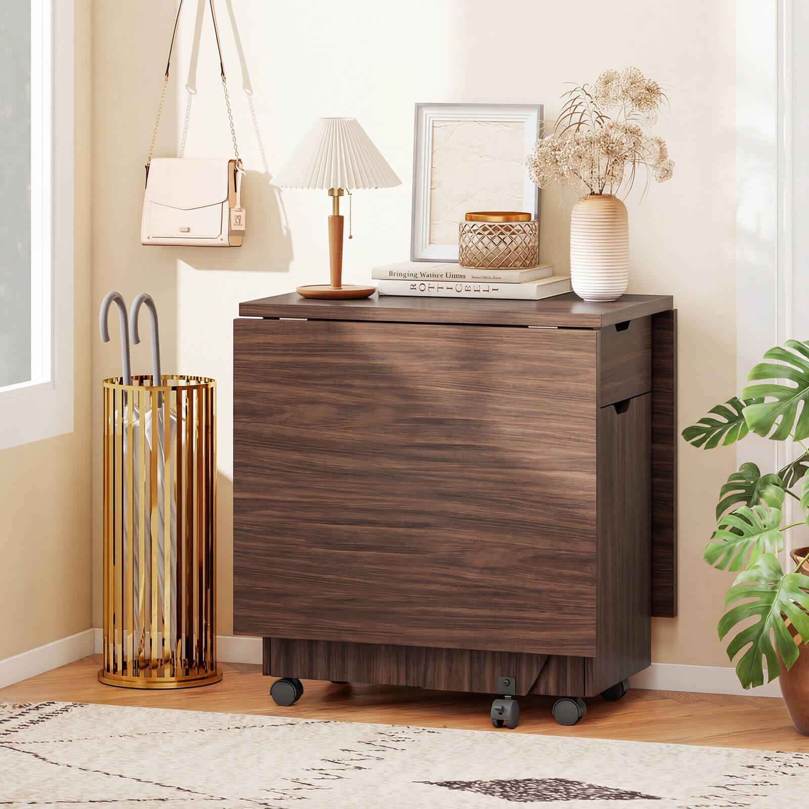 Bringing Water Uisaees - I ROTTICBELI