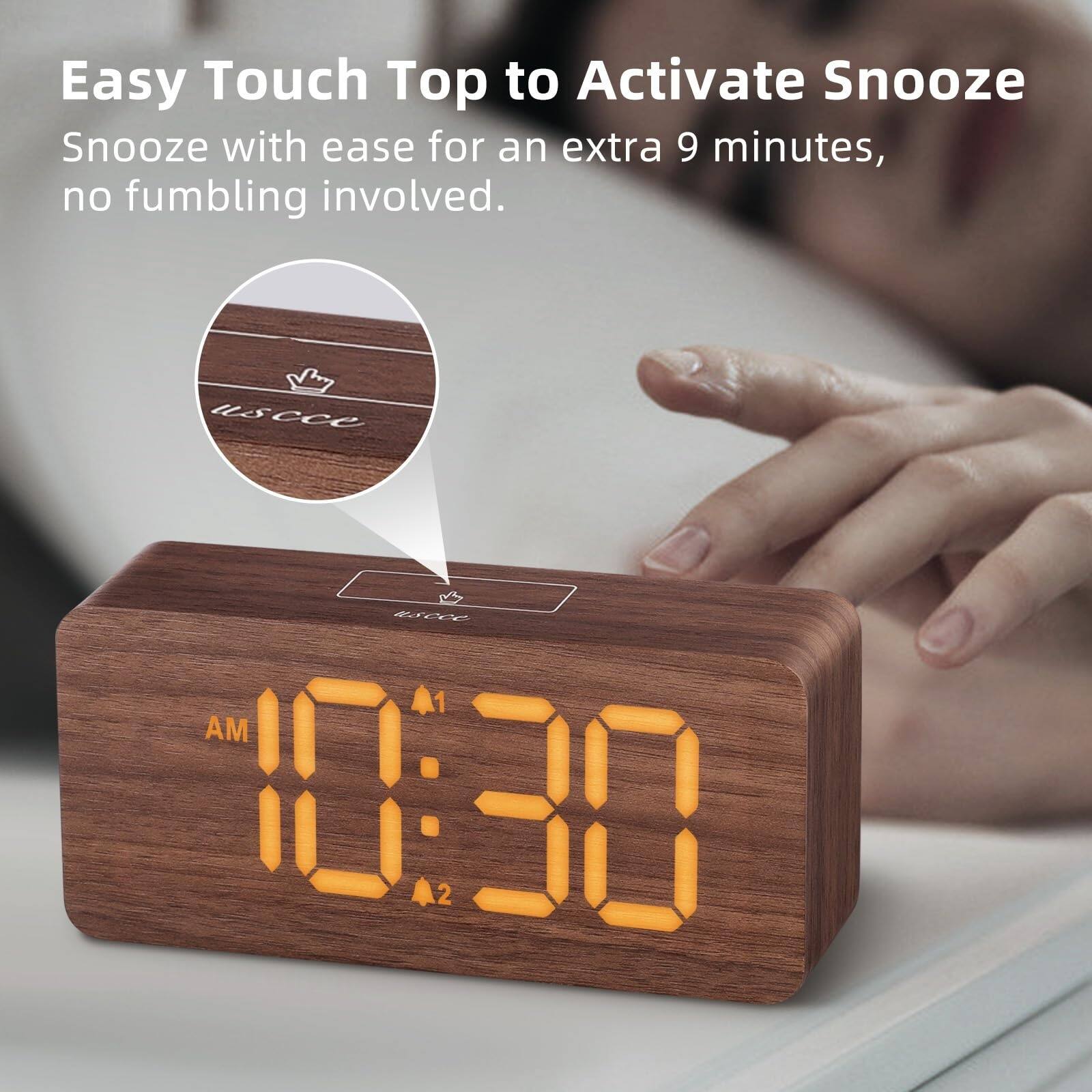 Easy Touch Top to Activate Snooze  
Snooze with ease for an extra 9 minutes, no fumbling involved.