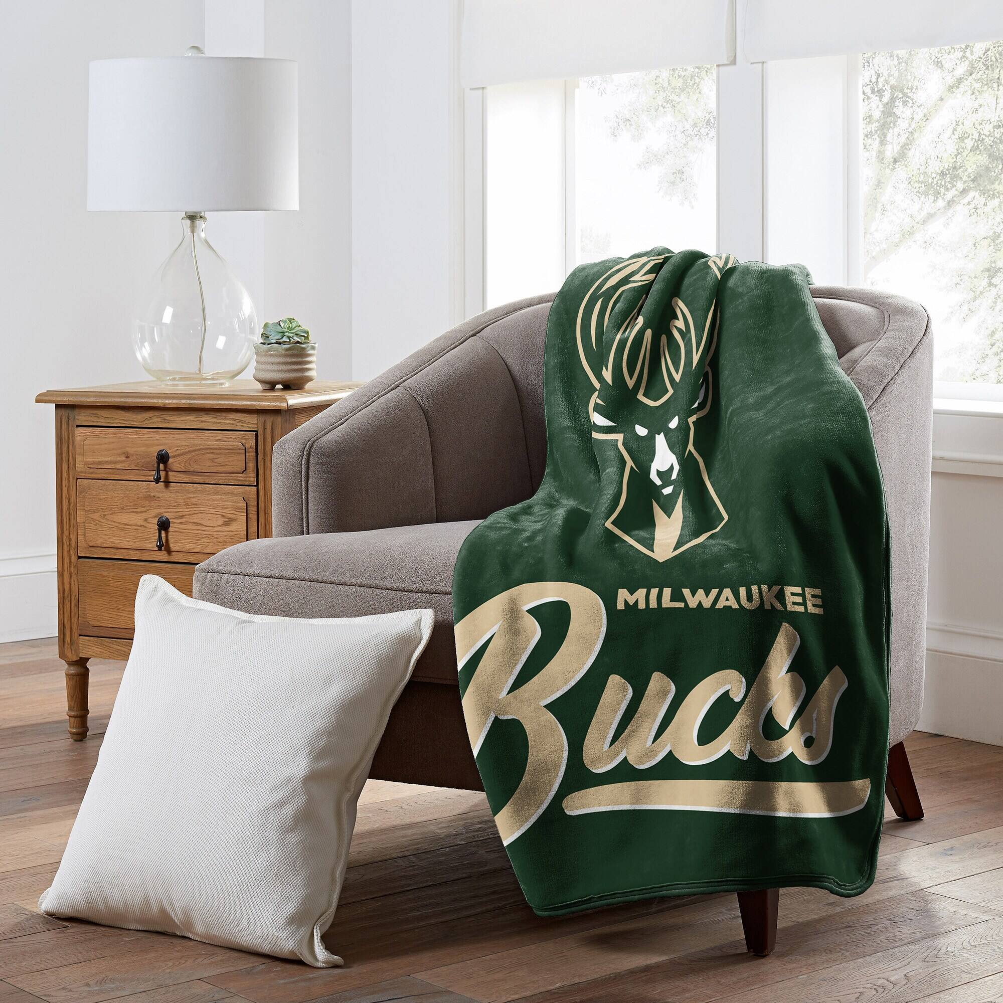 MILWAUKEE  
Bucks