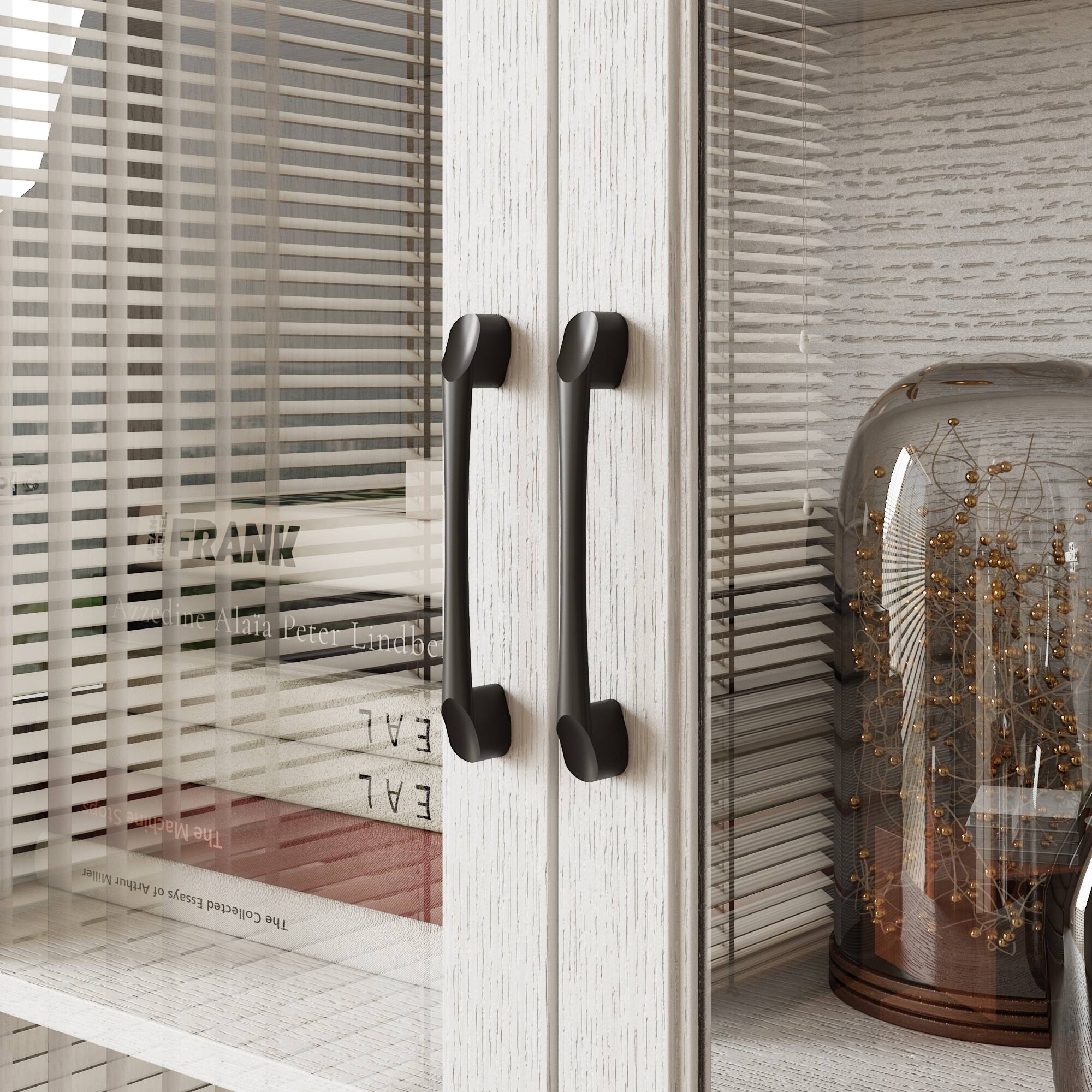 FRANK  
MARK  
Peter Lindbergh  
EAL  
EAL  
The Collected Essays of Arthur  
Millet