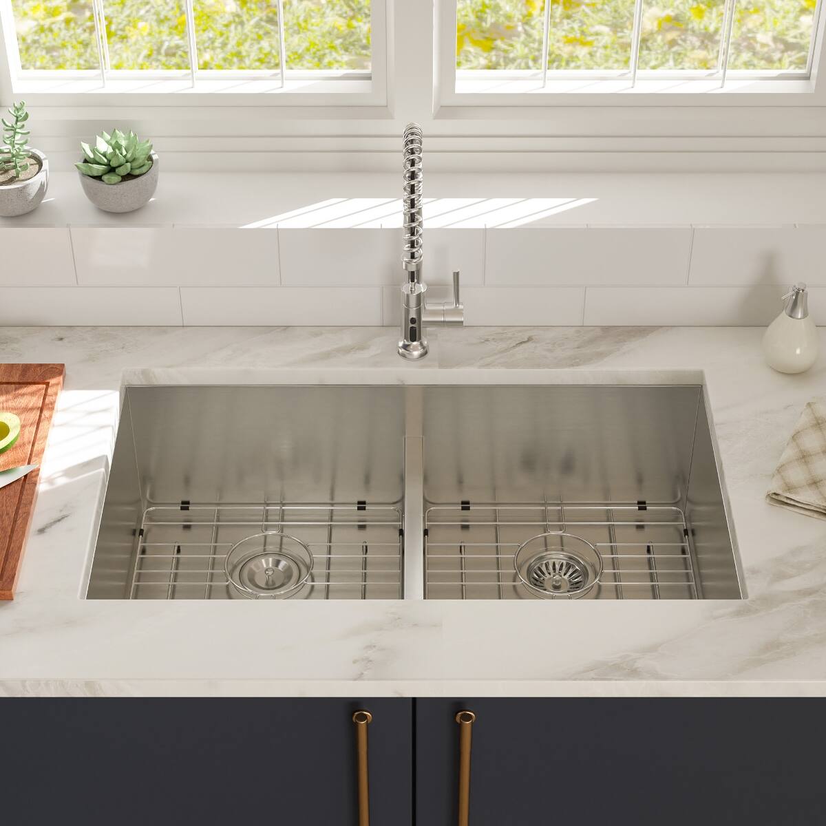 Back. Ropilly - Ropilly 36 inch undermount double bowl kitchen sink, 16 gauge t304 stainless steel sink, 36 x 19 x 10 in - Brushed Nickel.