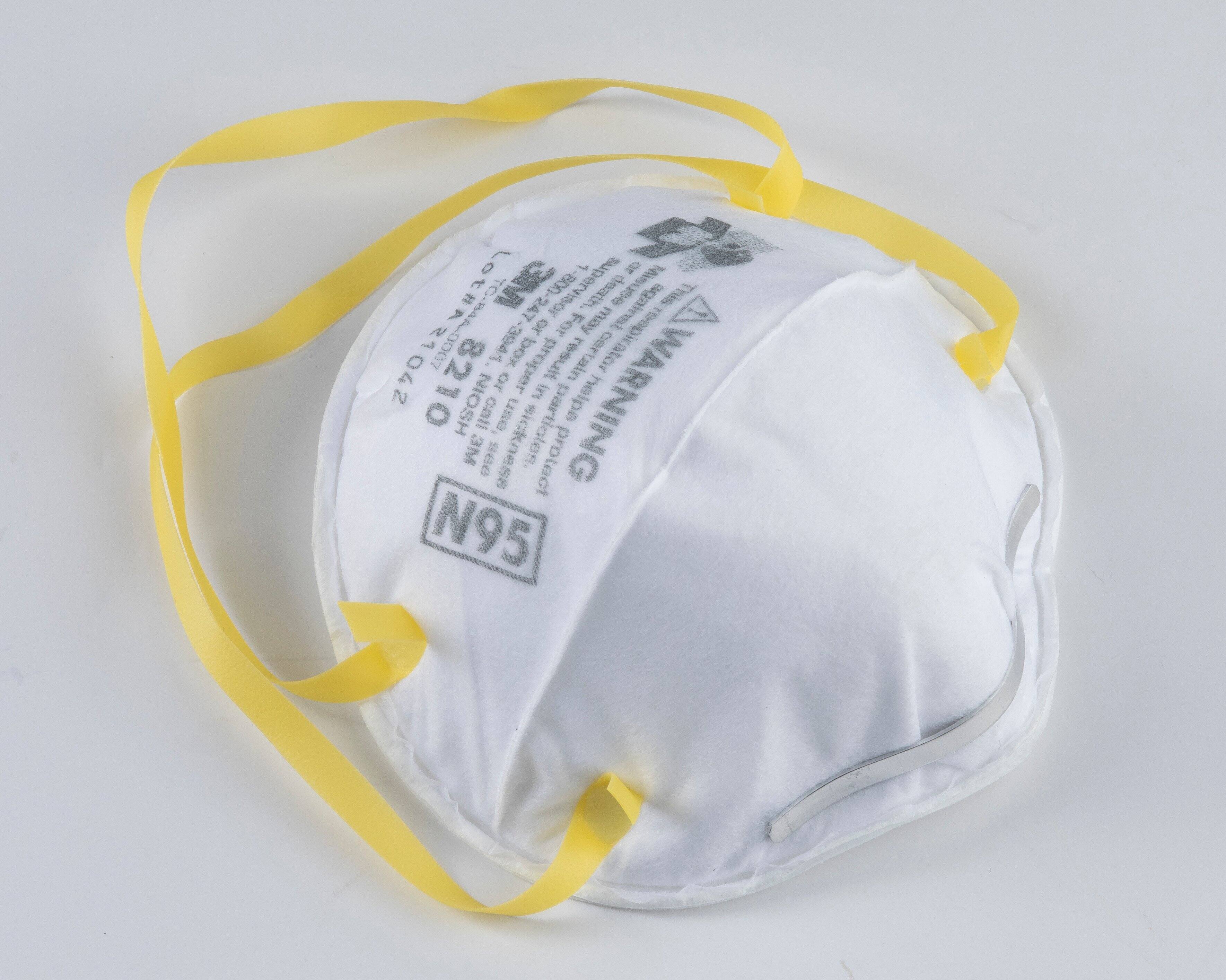 Angle. 3M - Particulate Respirator N95 Masks - 20 pack - White.