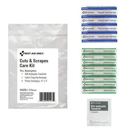 FIRST AID ONLY
Cuts & Scrapes Care Kit
Pcs Description
1 BZK Antiseptic Towelette
1 Fabric Fingertip Bandage
4 Plastic Bandages, 3/4" x 3"
91576 / 6 Pieces
Acme United Corporation
Watertown, CT 06492
www.FirstAidOnly.com
©2002 Acme United Corporation
800/65-001-rev
FIRST AID ONLY
Fingertip Fabric Bandage
FIRST AID ONLY
Adhesive Bandage
FIRST AID ONLY
BZK Antiseptic Towelette
1 Towelette