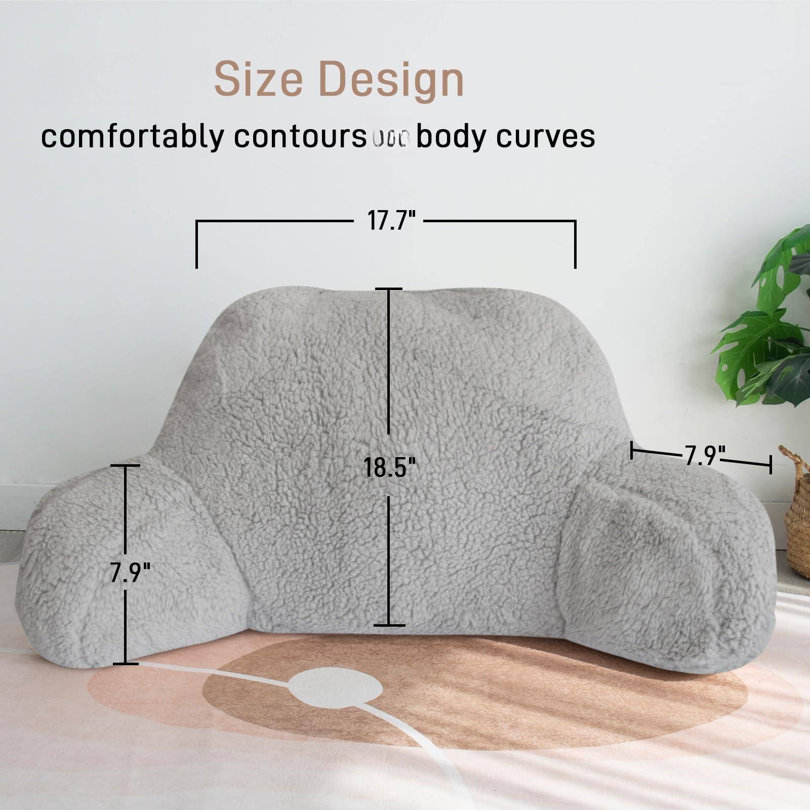 Size Design  
comfortably contours body curves  

17.7"  
18.5"  
7.9"  
7.9"
