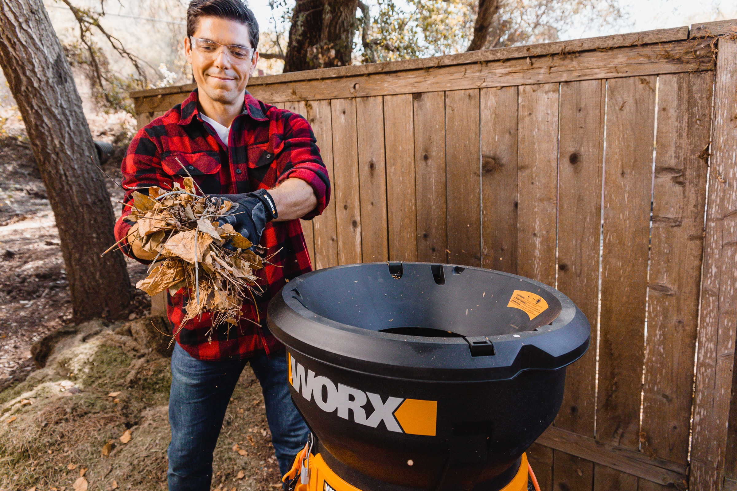 Alt View 11. WORX - 13 Amp Electric Leaf Mulcher - 53 Gallons of Leafs Per Min - 11:1 Leaf Mulching Ratio - Foldable Design for Storage - Black.
