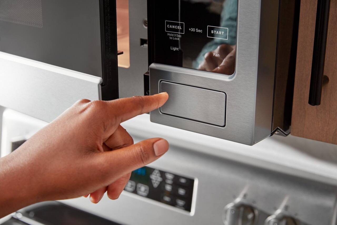 CANCEL  
Hold 3 Sec to Lock  

+30 Sec  

START  

Light  
Fan