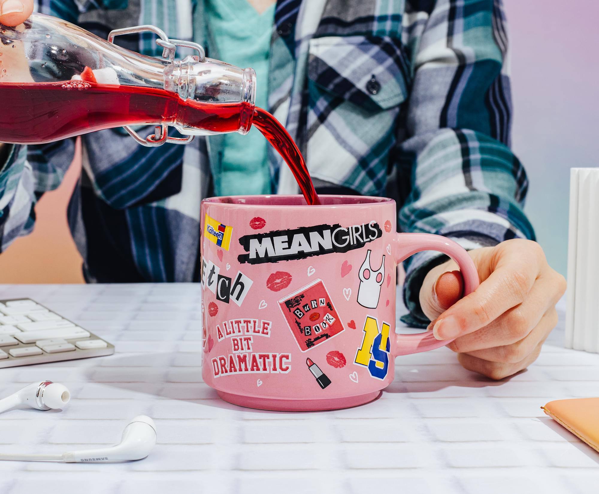 MEAN GIRLS  
A LITTLE BIT DRAMATIC  
15  
BURN BOOK