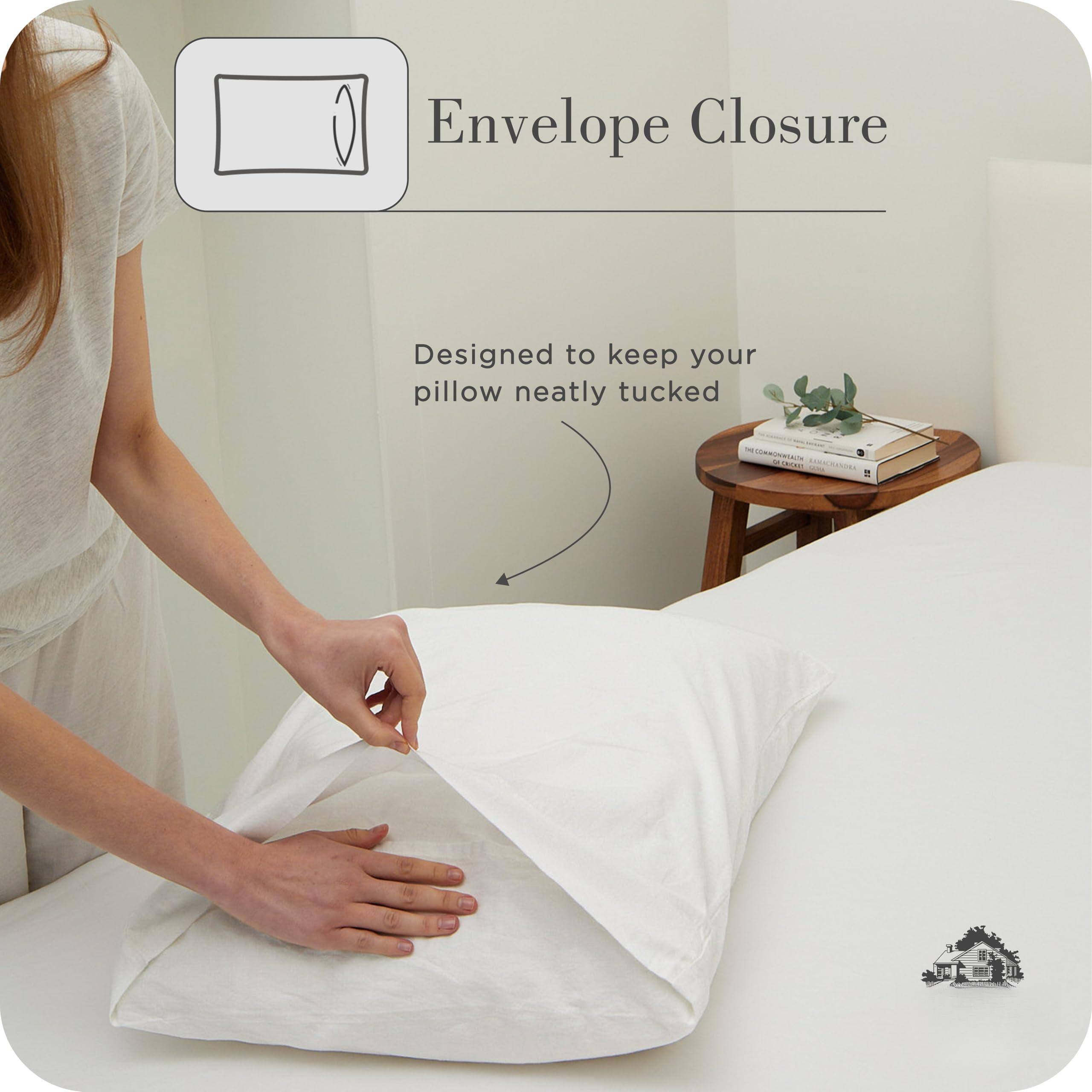 Envelope Closure  
Designed to keep your pillow neatly tucked