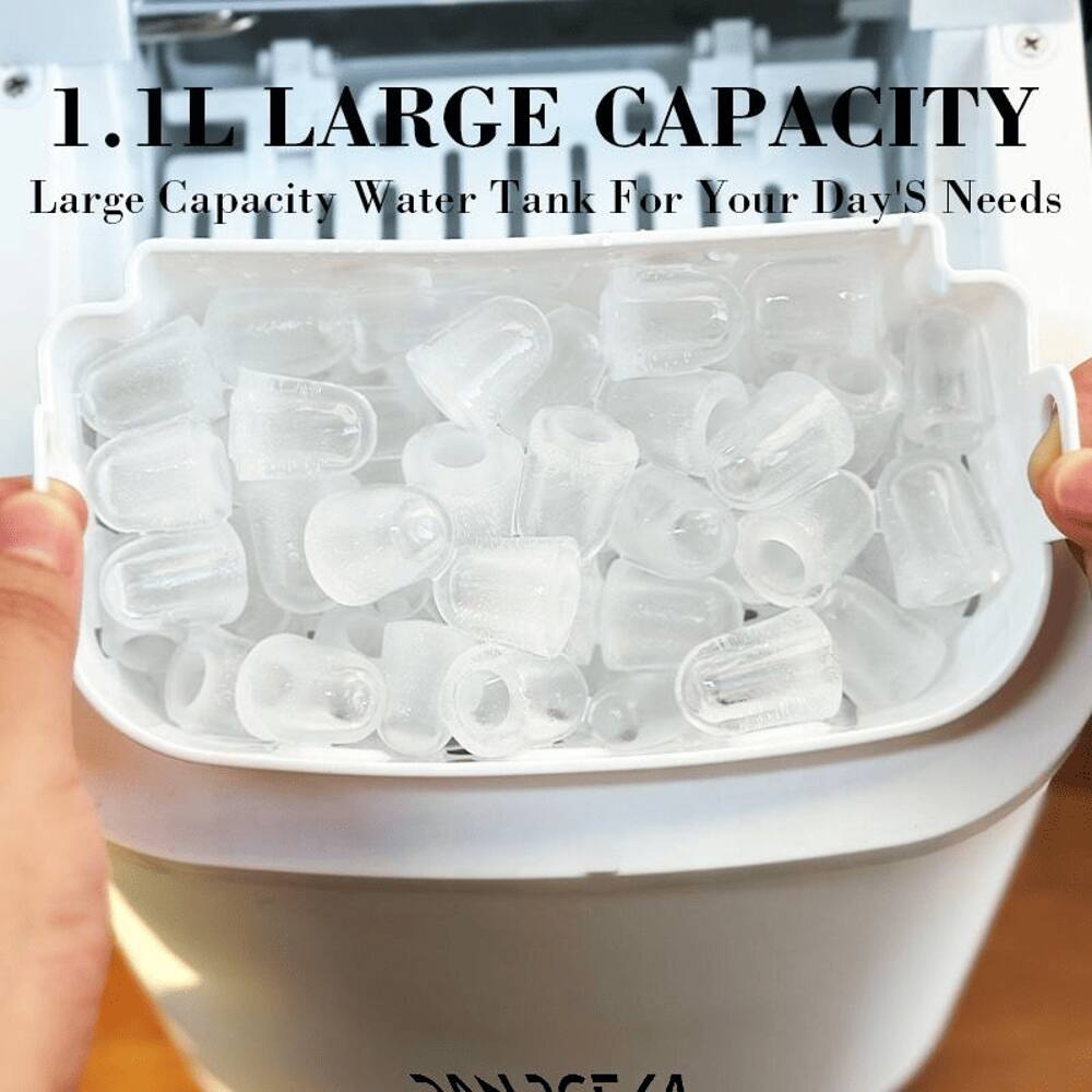 1.1L LARGE CAPACITY  
Large Capacity Water Tank For Your Day's Needs