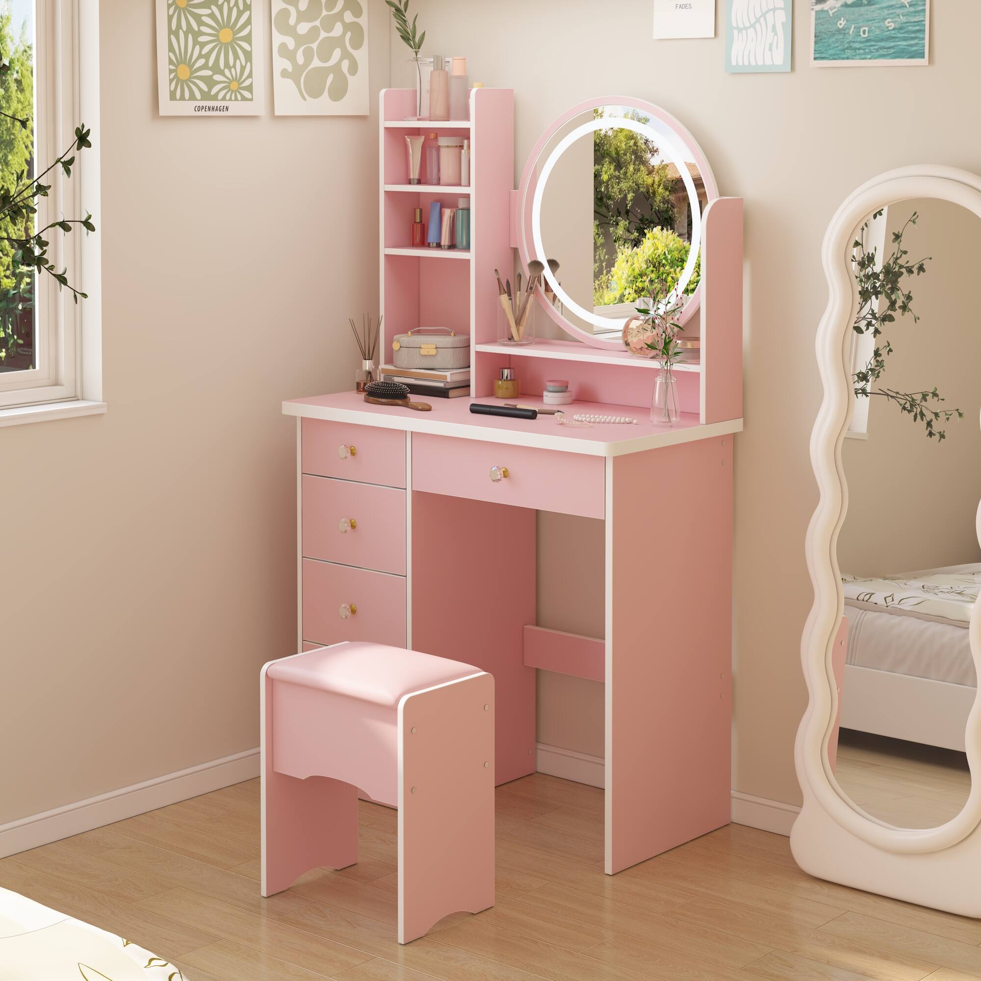 The text on the image is "TAML M 1 S MISCERILIE 020."