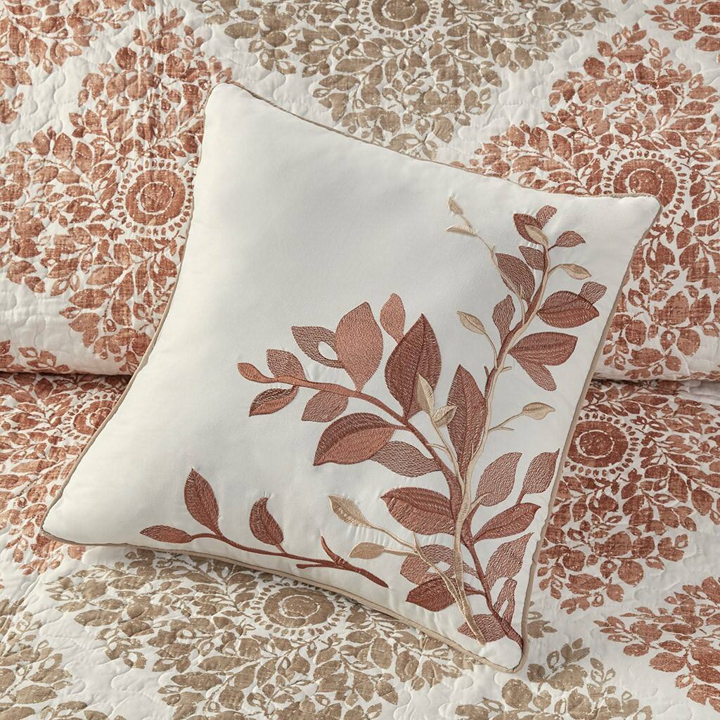 Alt View 3. Gracie Mills - Gracie Mills Mitchell 6-Piece Reversible Quilt Set and Coordinating Throw Pillows - White/Blush.