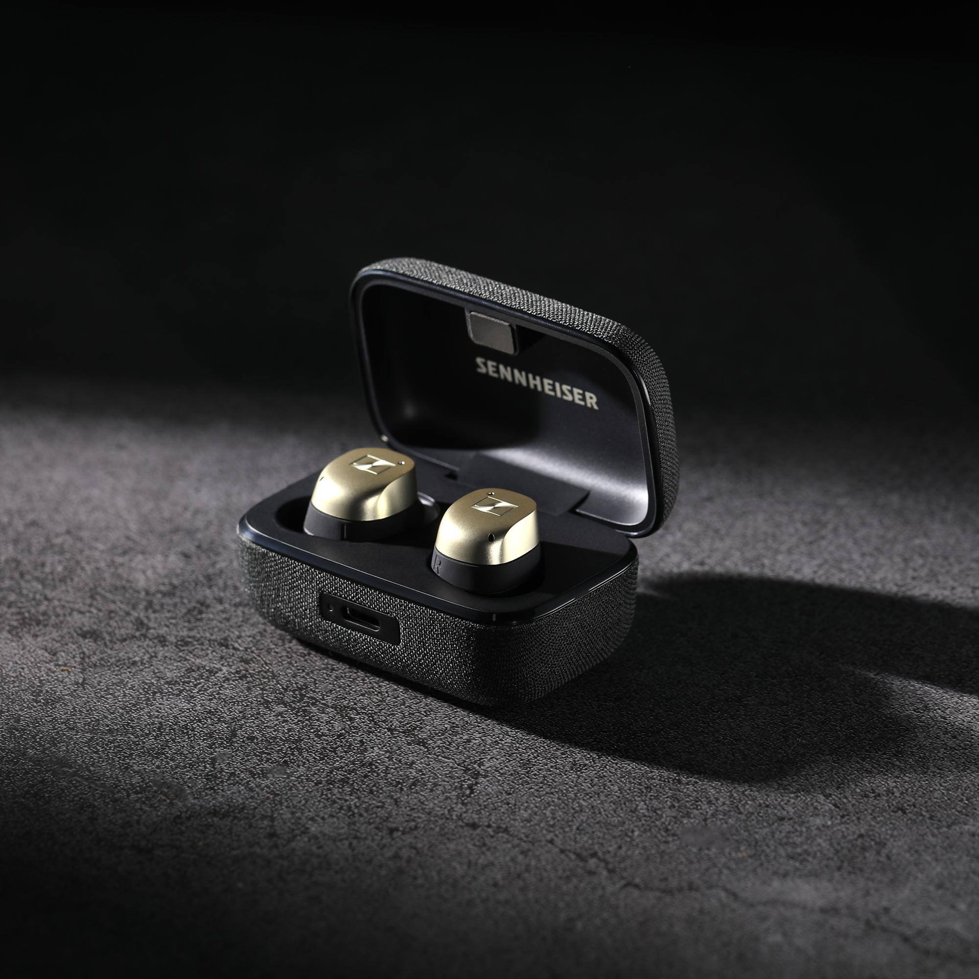 Alt View 3. Sennheiser - Sennheiser MOMENTUM True Wireless 4 Smart Earbuds - Gold - Gold.
