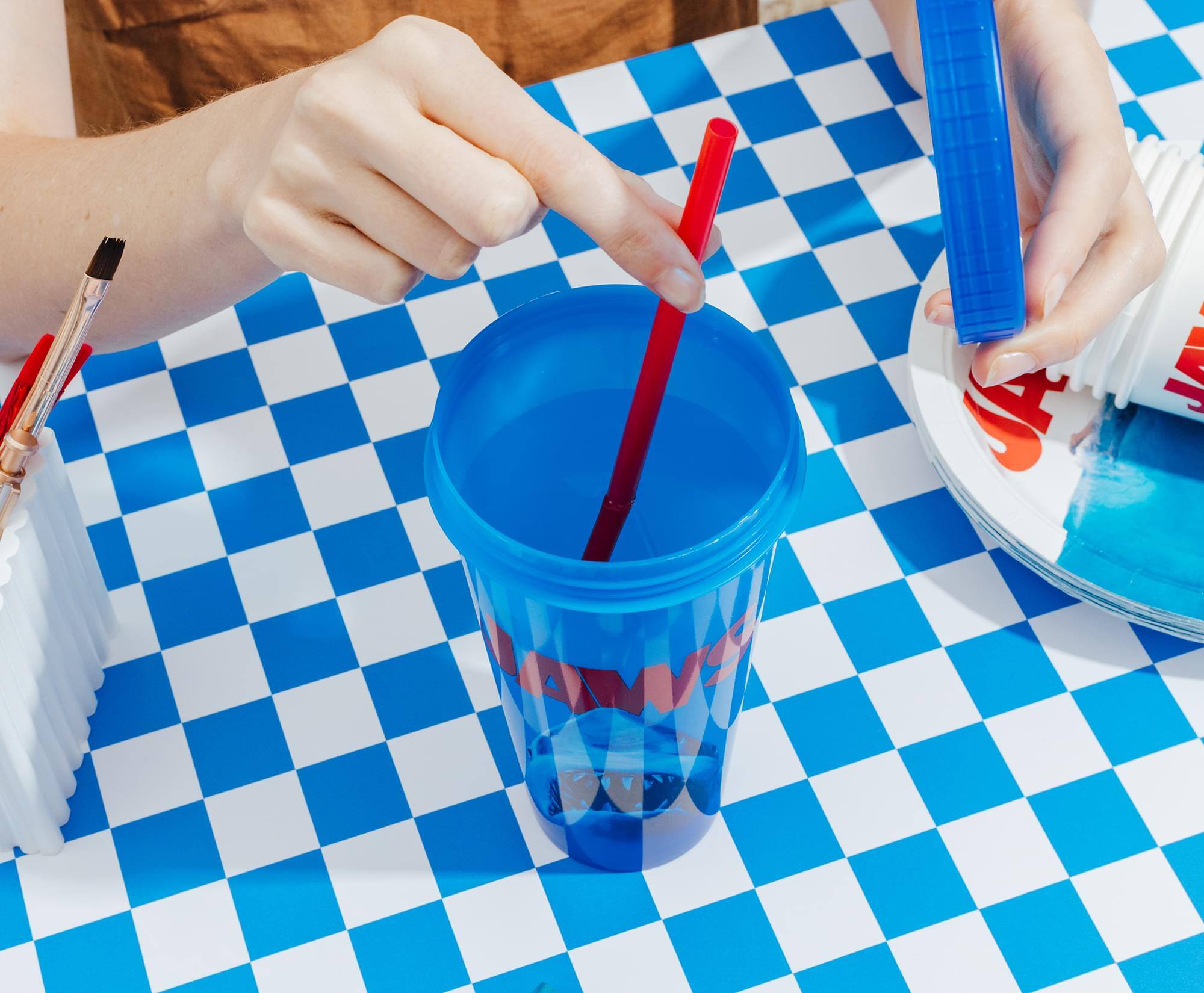 Alt View 4. Silver Buffalo - Jaws Poster Logo Color-Changing Tumbler With Lid and Straw | Holds 24 Ounces - Multi-Colored.