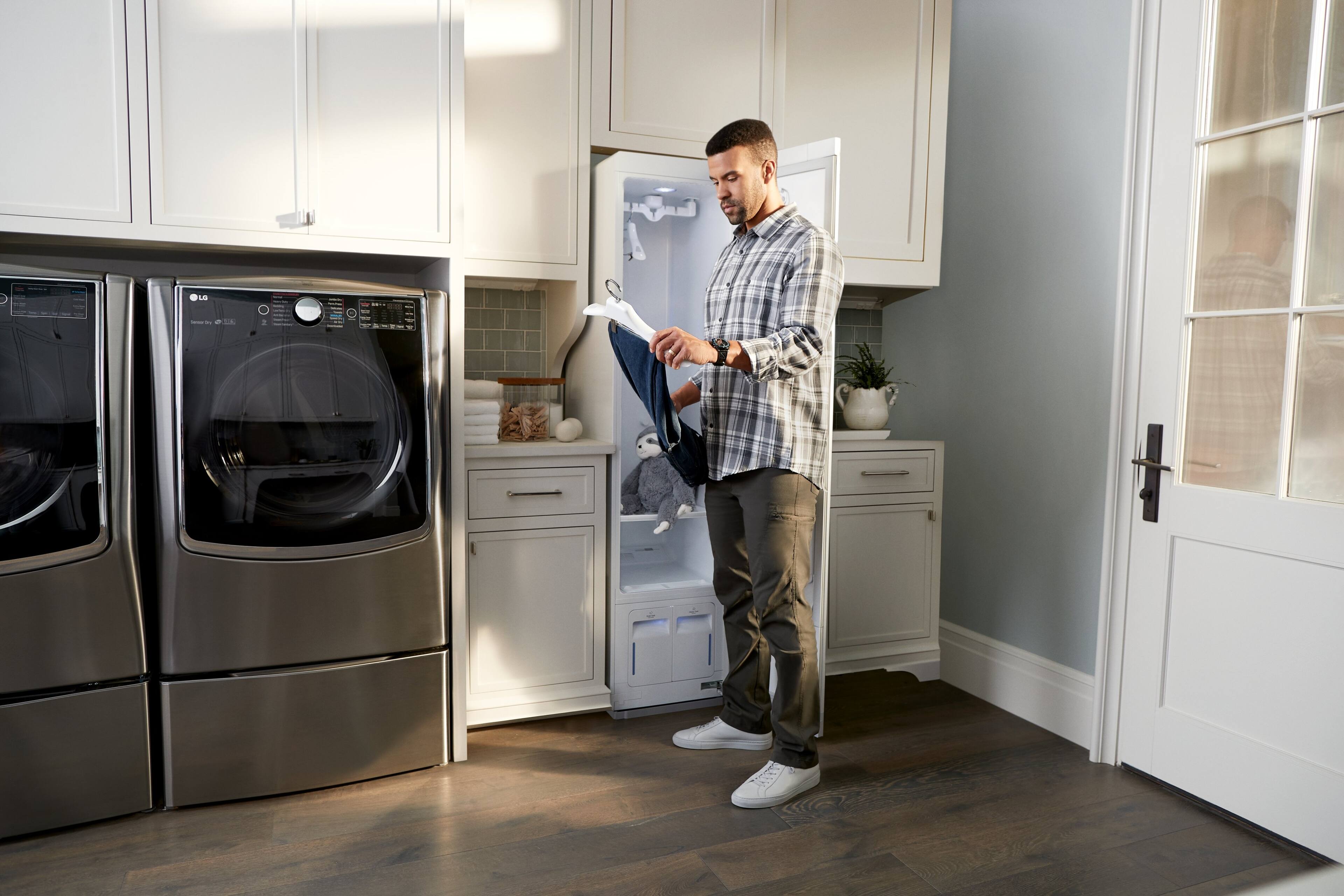 Alt View 21. LG - Styler Smart Steam Clothing Care System - White.