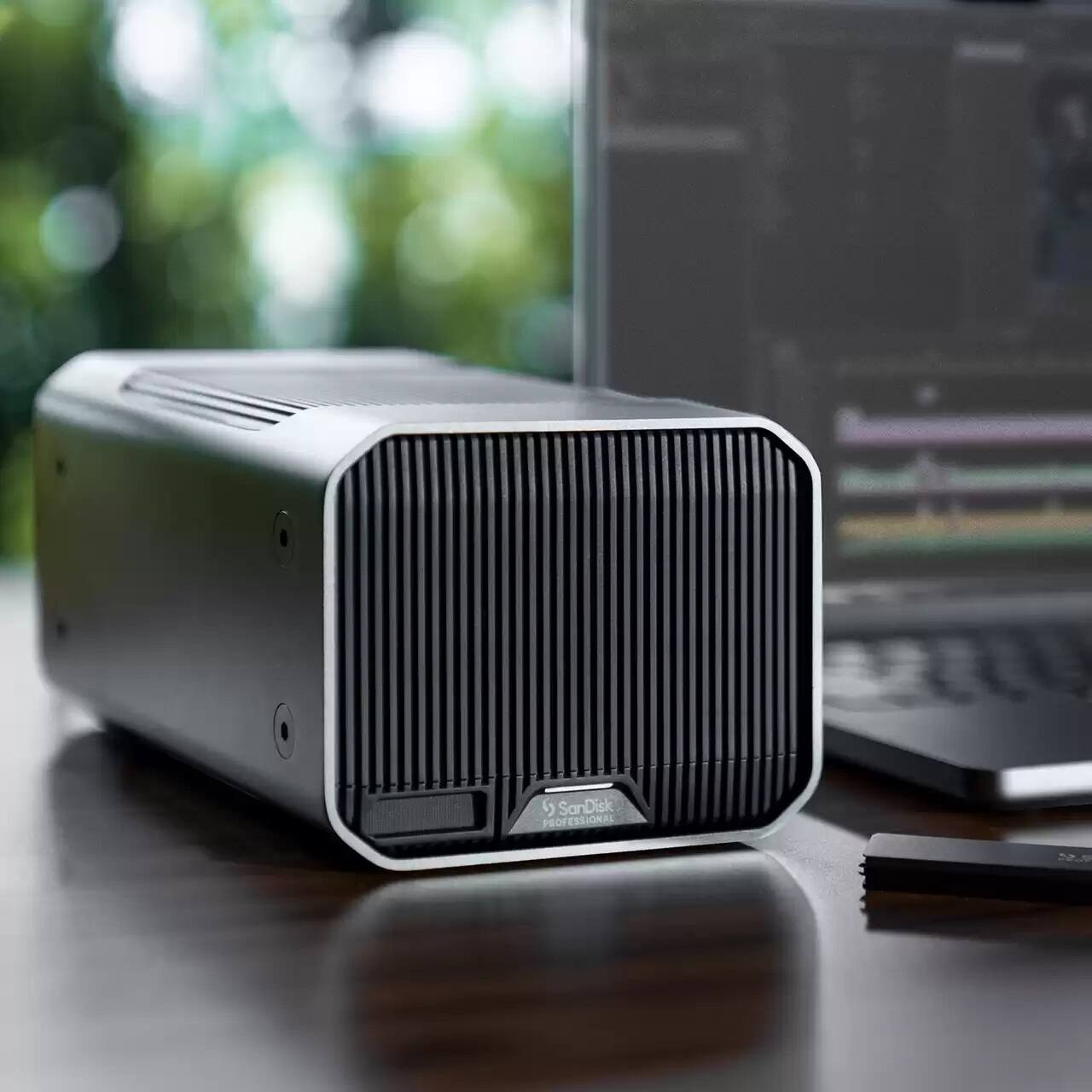 2台セット合計16TB、G-Technology G-RAID with USB Amazon.com: G-Technology 16TB G-RAID with Thunderbolt 2 and