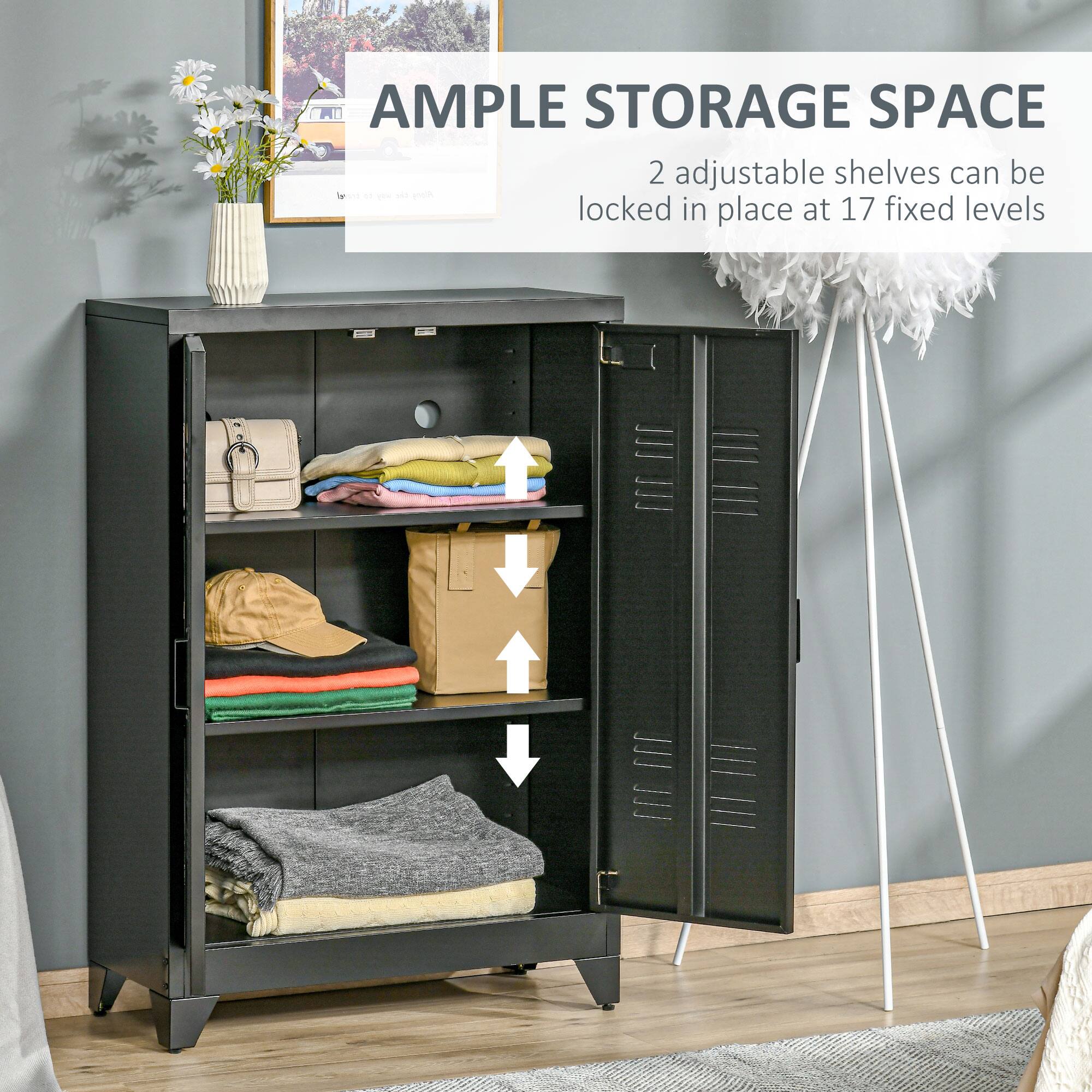 AMPLE STORAGE SPACE  
2 adjustable shelves can be locked in place at 17 fixed levels