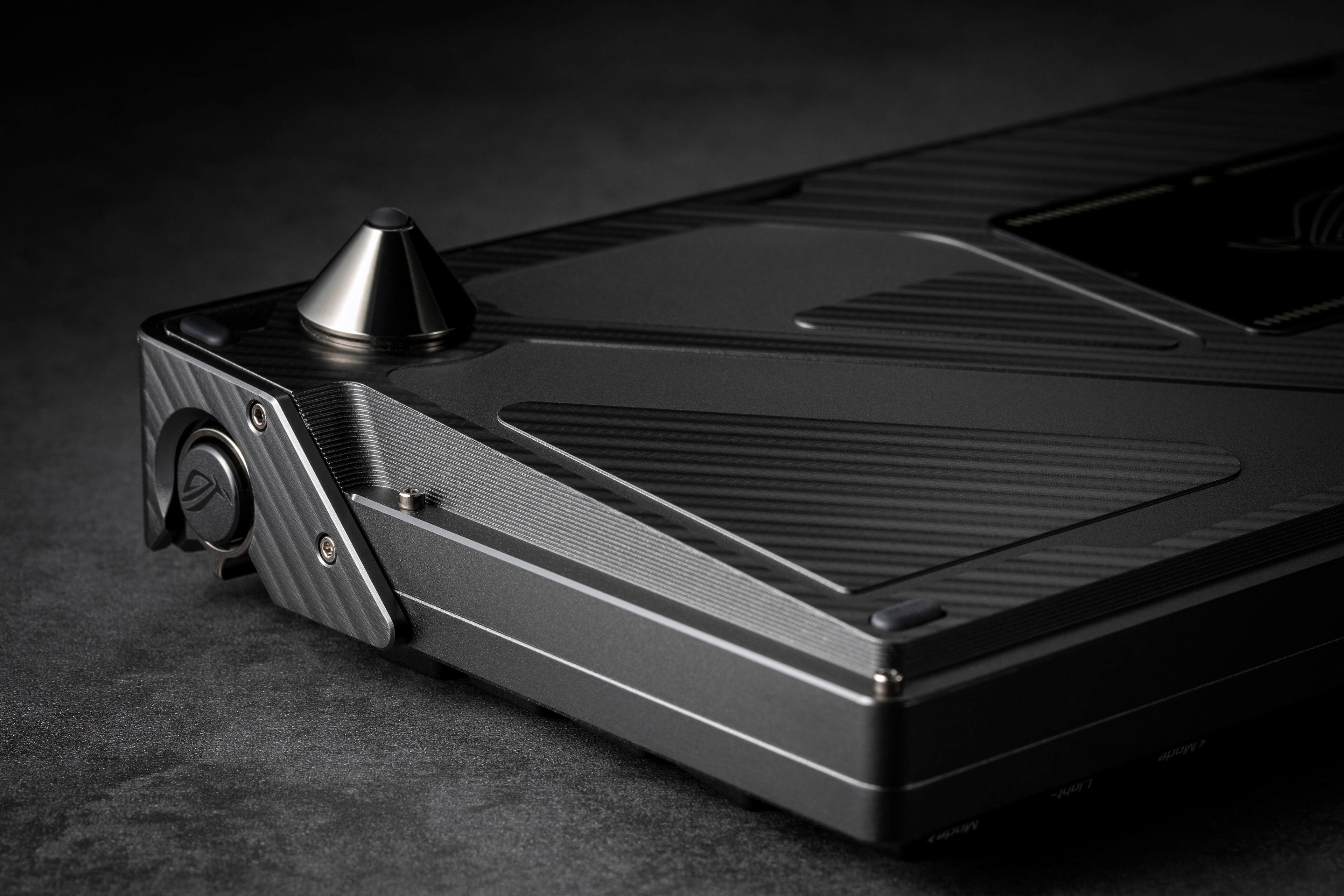 The text on the image reads "MNT".