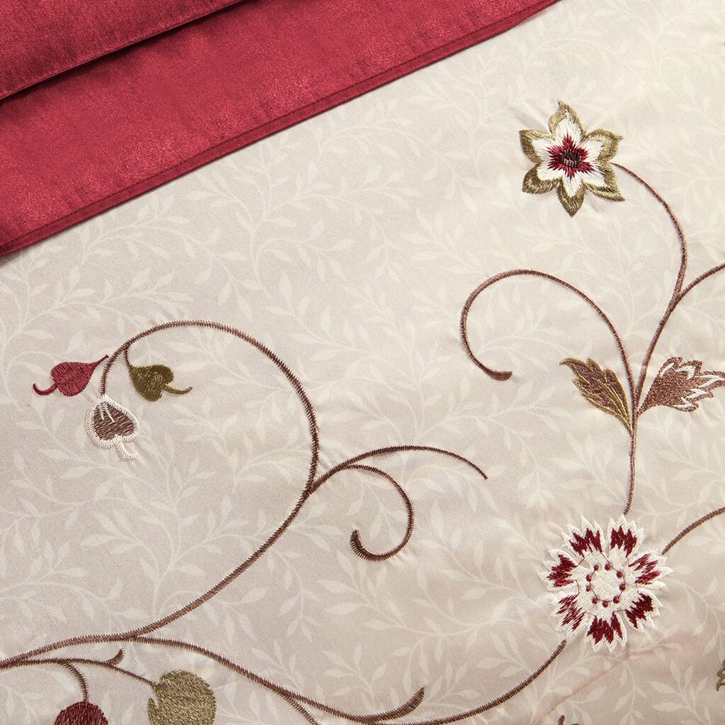 Alt View 5. Gracie Mills - Gracie Mills Rogelio 7-Piece Transitional Embroidered Comforter Set - Red.