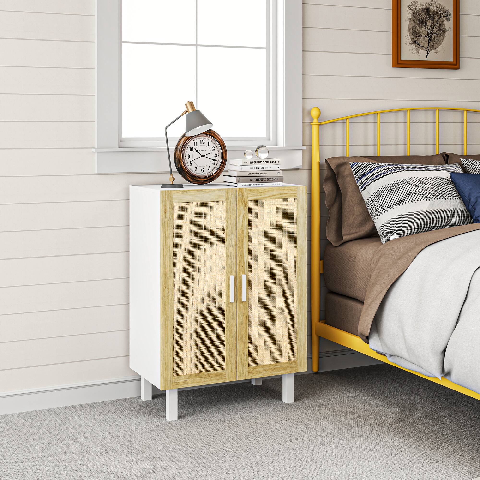 The text on the clock reads: "1 2 3 4 5 6 7 8 9 10 11 12".