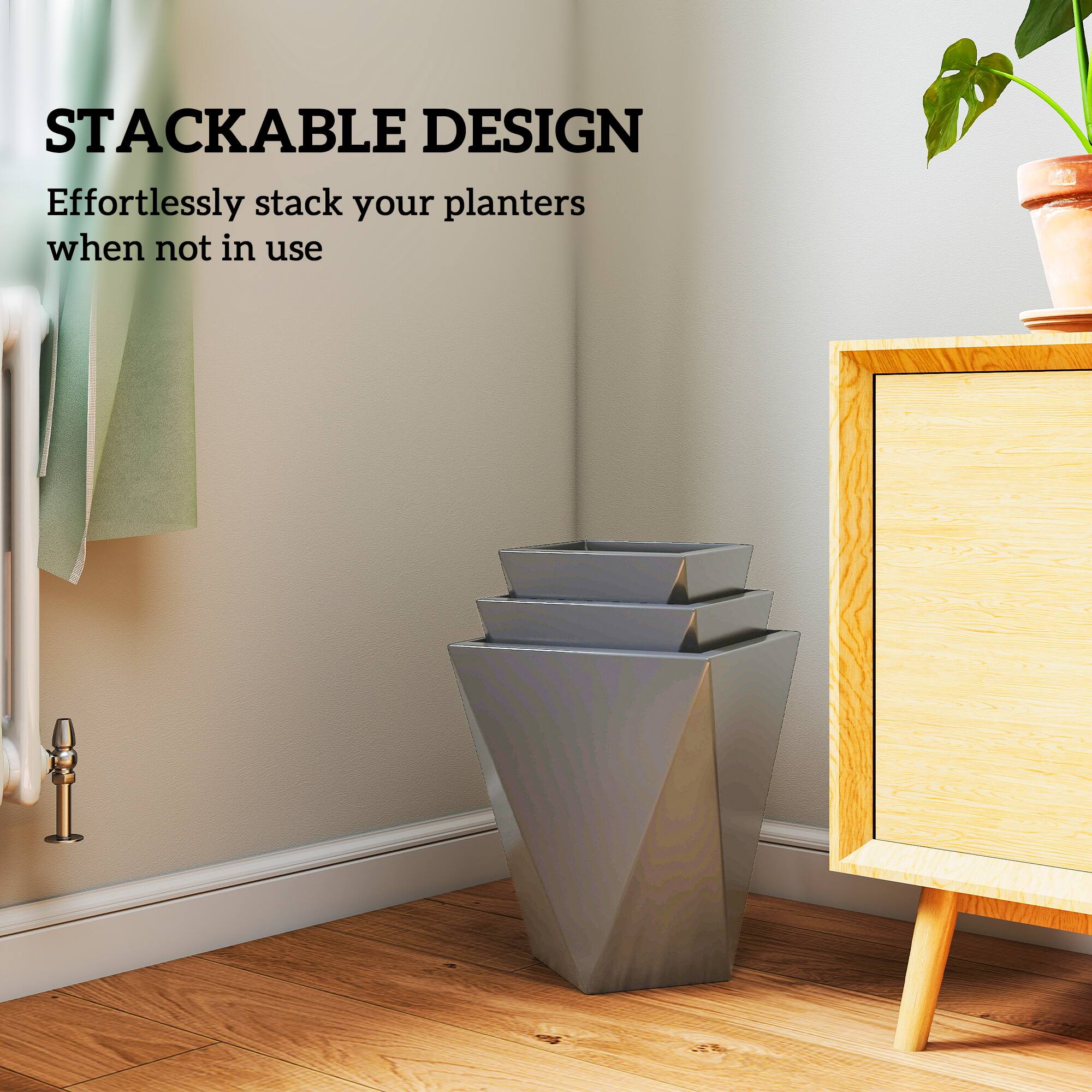 STACKABLE DESIGN  
Effortlessly stack your planters when not in use