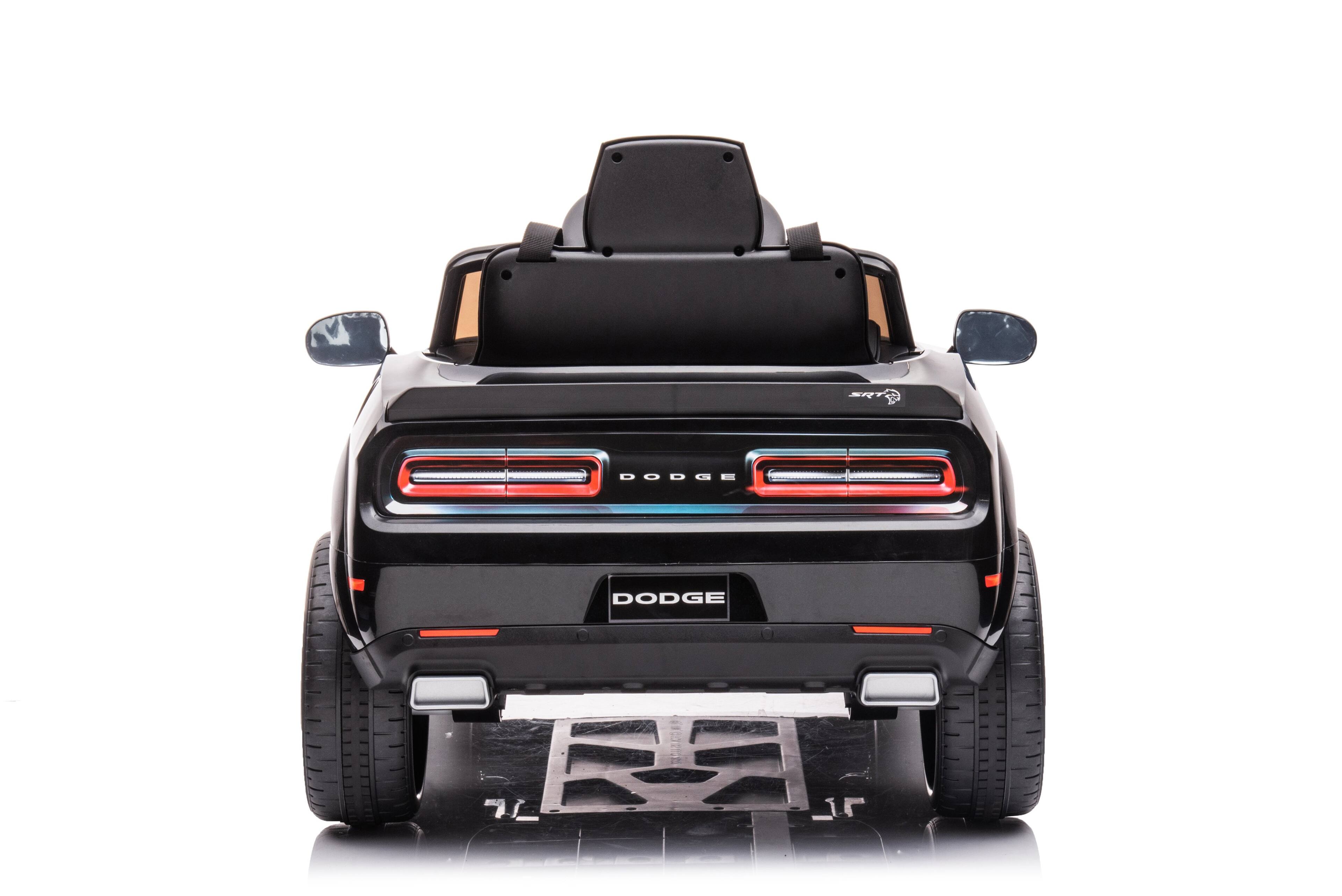 The text on the image reads "Dodge Dodge," which is incorrect. The correct text should be "Dodge Ram."