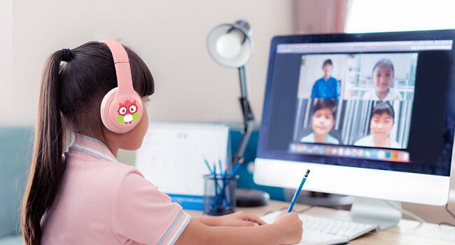 Alt View 4. Loheer - Loheer Kids Bluetooth 5.4 Wireless Headphones with ANC, 94dB Volume Limit, 50H Playtime, Wired 3.5mm, Pimk.