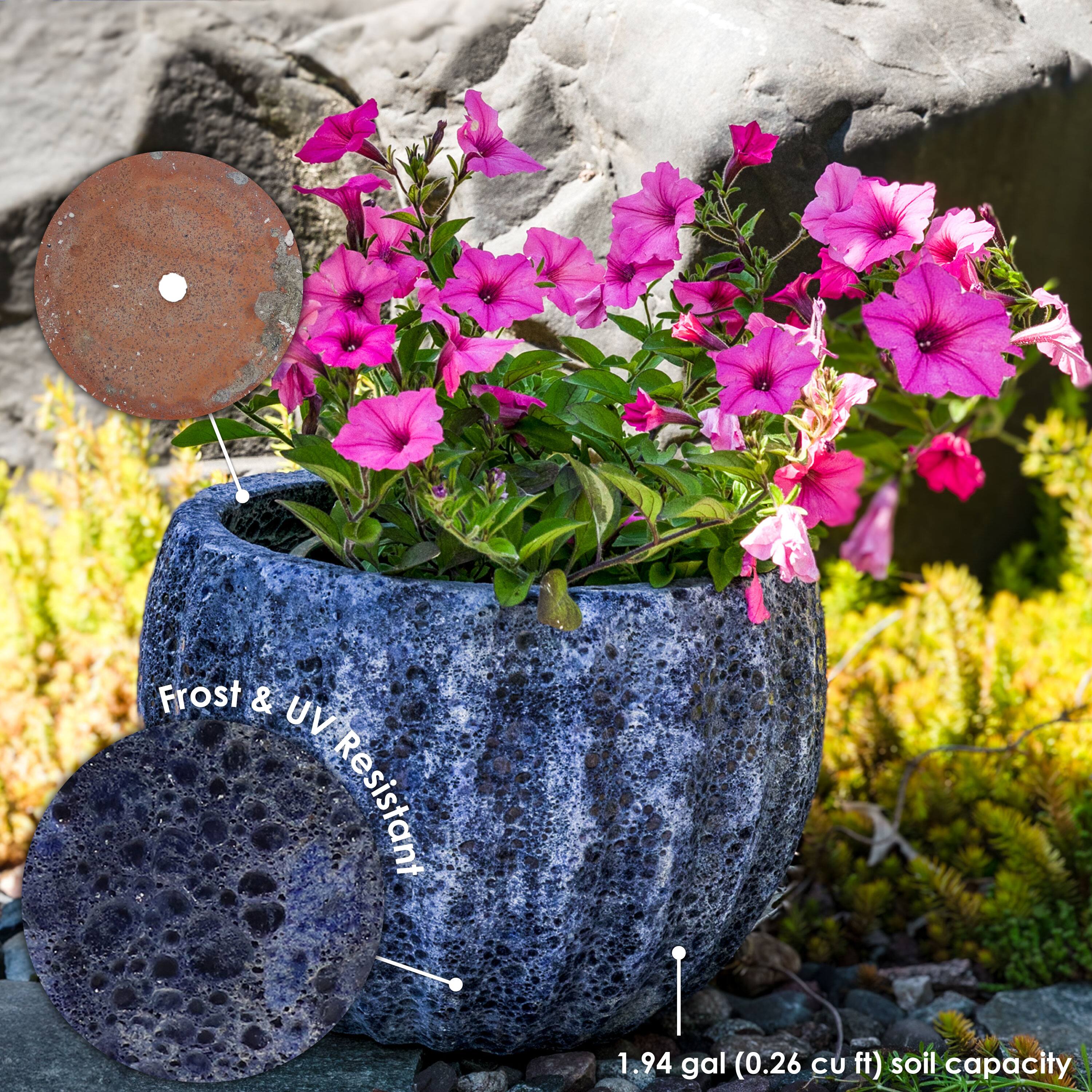 Frost & UV Resistant  
1.94 gal (0.26 cu ft) soil capacity