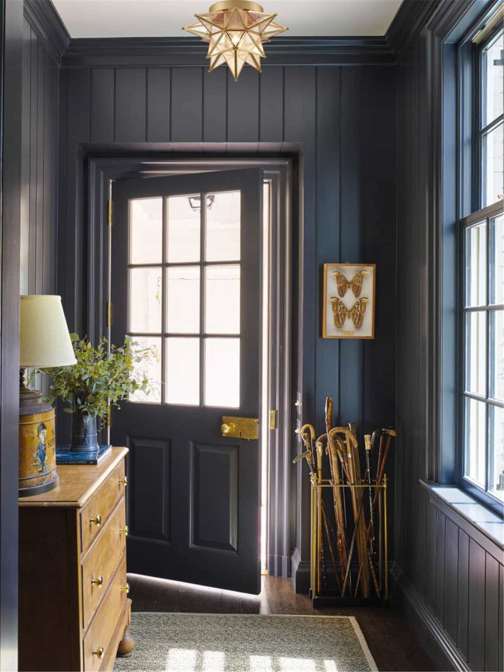 Back. MOOSE - Leuca Moravian Star Flush Mount Ceiling Light with 12.7-Inch Seeded Glass Shade - Brass.
