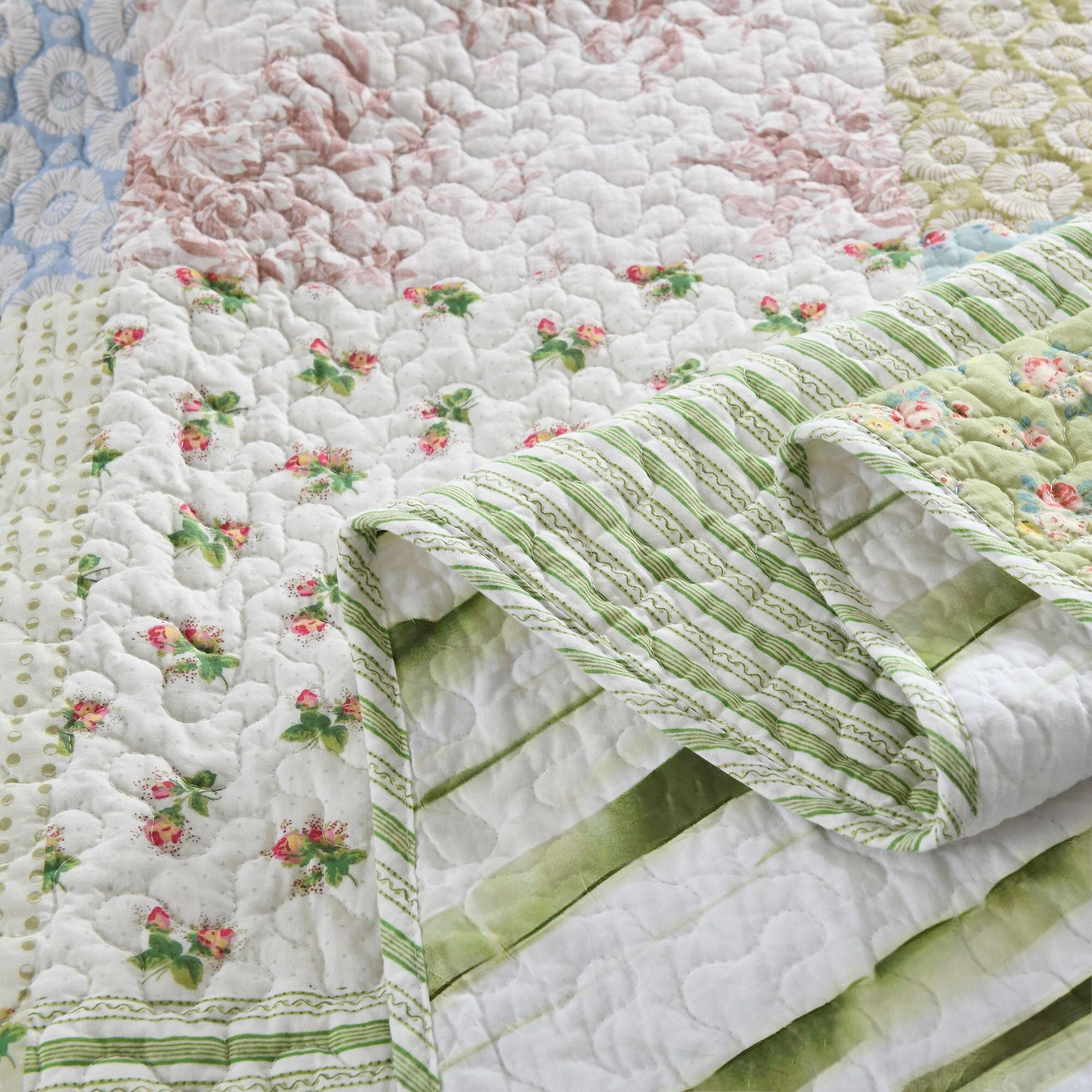 Left. MarCielo - MarCielo 3-Piece Cottage Style Patchwork Quilt Bedspread Set with Floral Prints - Multiple colors.