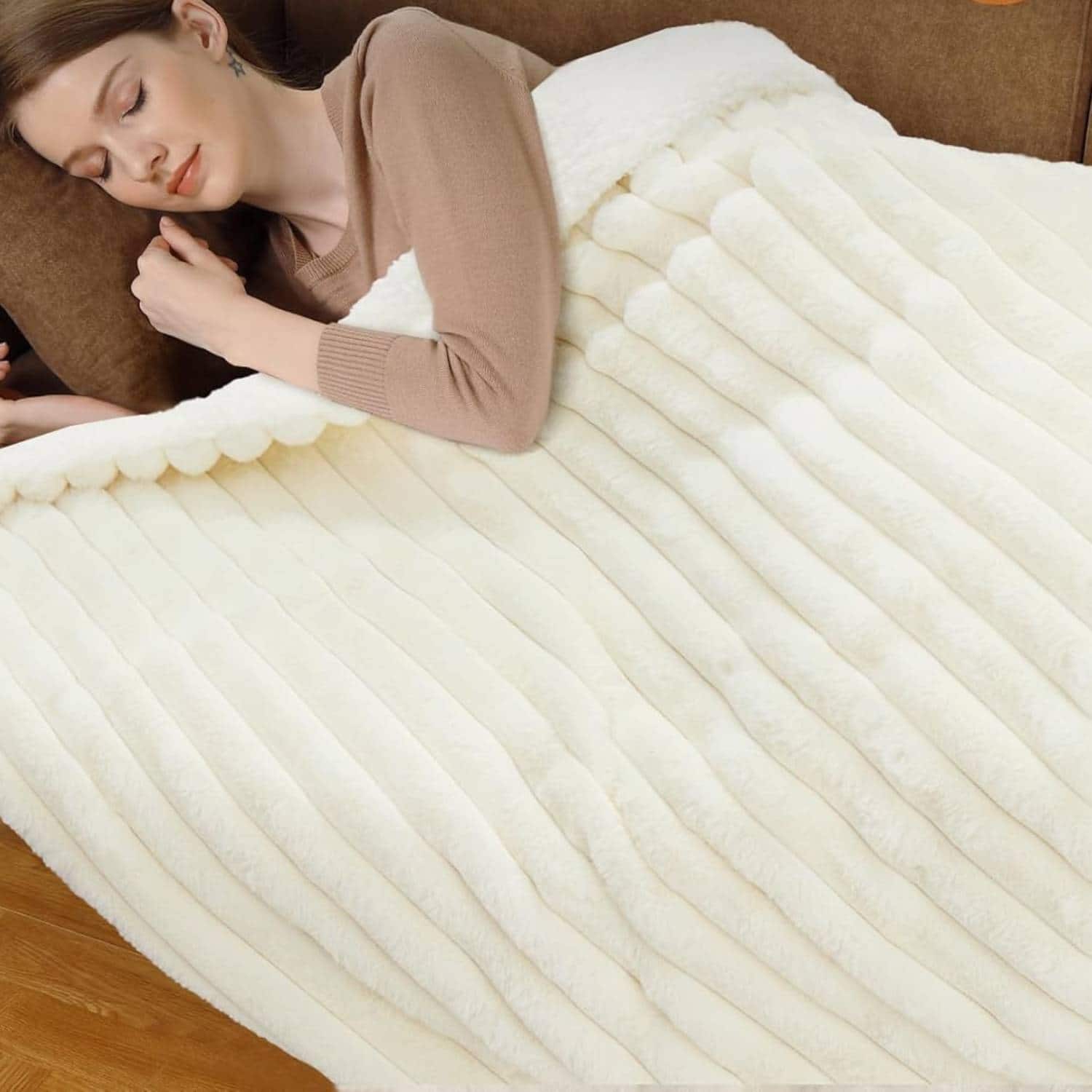 Acekool - 90"x100" Cozy Faux Rabbit Fur Electric Blanket Heated Throw - Beige