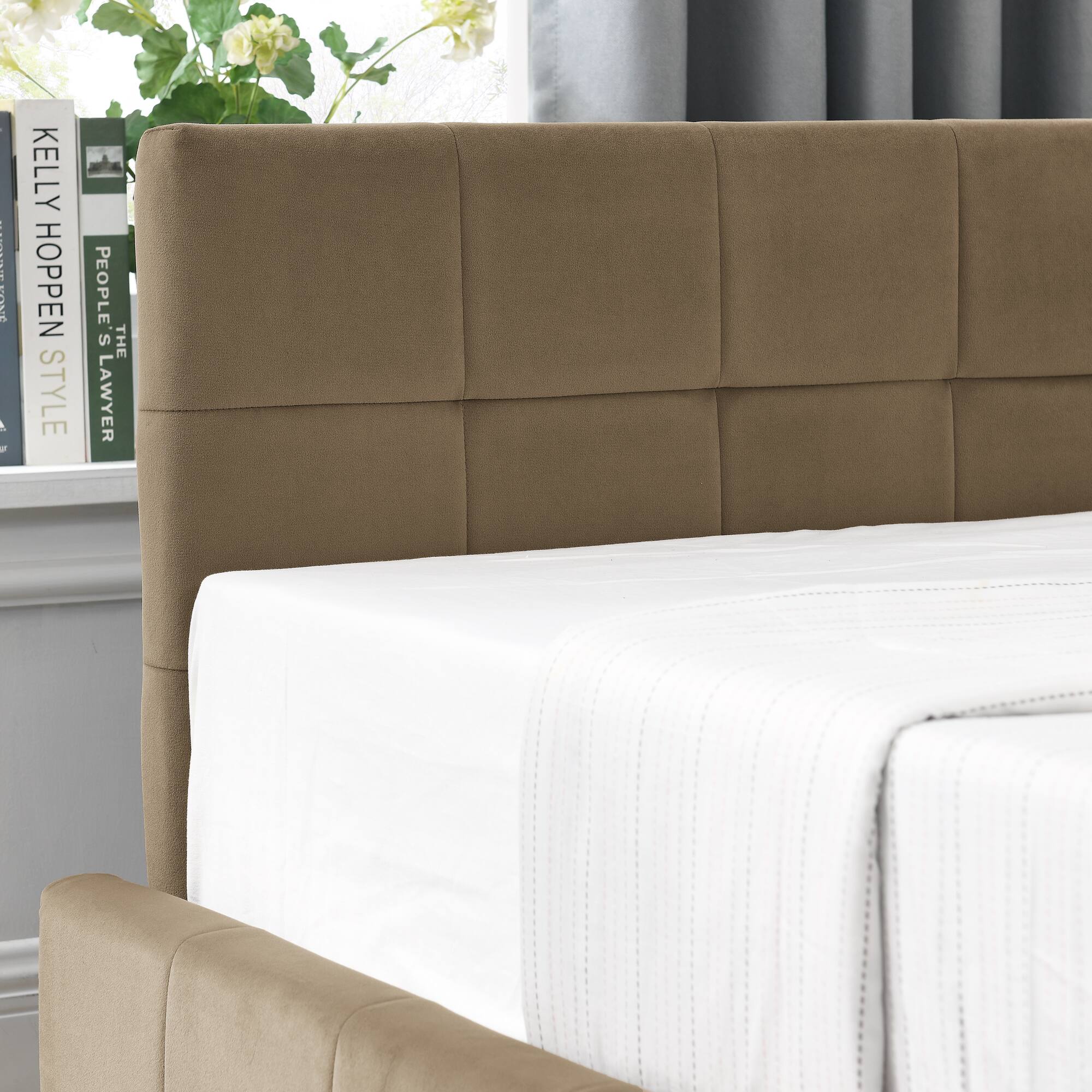 KELLY HOPPEN STYLE  
PEOPLE'S LAWYER  
THE