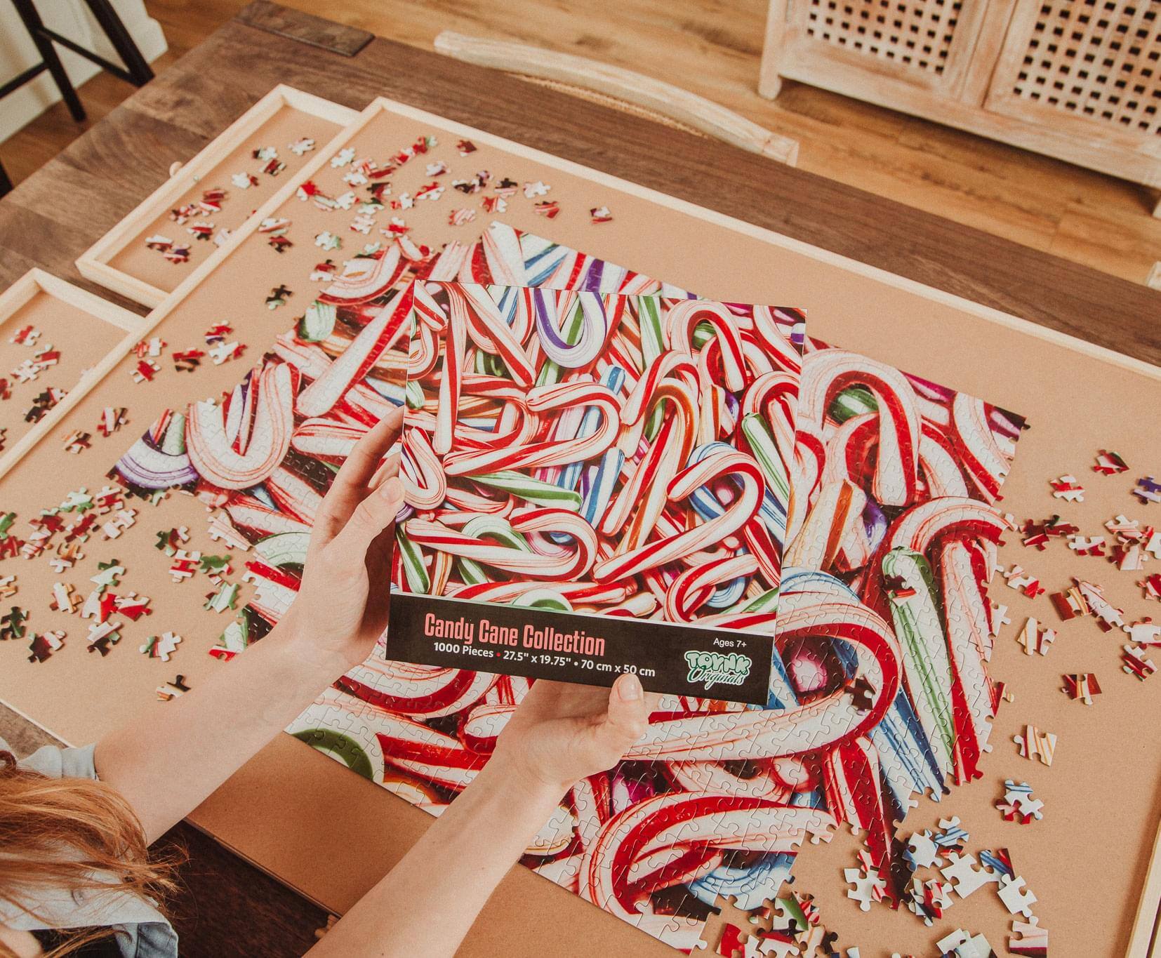 Candy Cane Collection  
Ages 7+  
1000 Pieces  
27.5" x 19.75"  
70 cm x 50 cm  
TOYNK Originals