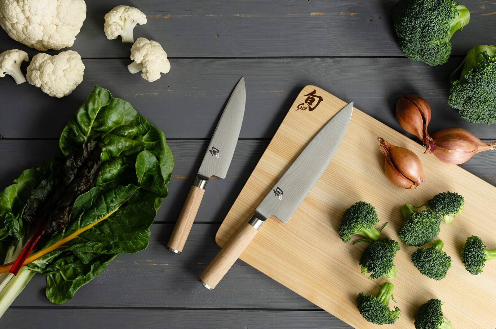 Alt View 3. Shun - Premier Blonde 7-Piece Essential Knife Block Set with Bamboo Block - Silver.