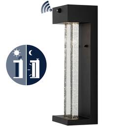 Jonathan Y - Miranda 5.13" 1-Light Modern Iron/Seeded Glass with Dusk-to-Dawn Sensor Integrated LED Outdoor Sconce - Black