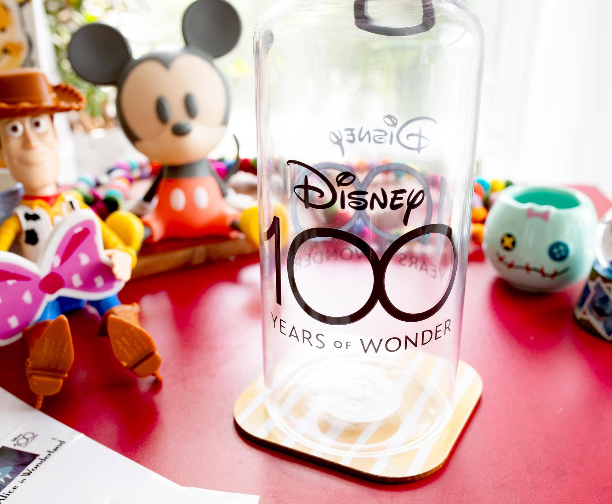 Disney  
100 YEARS OF WONDER