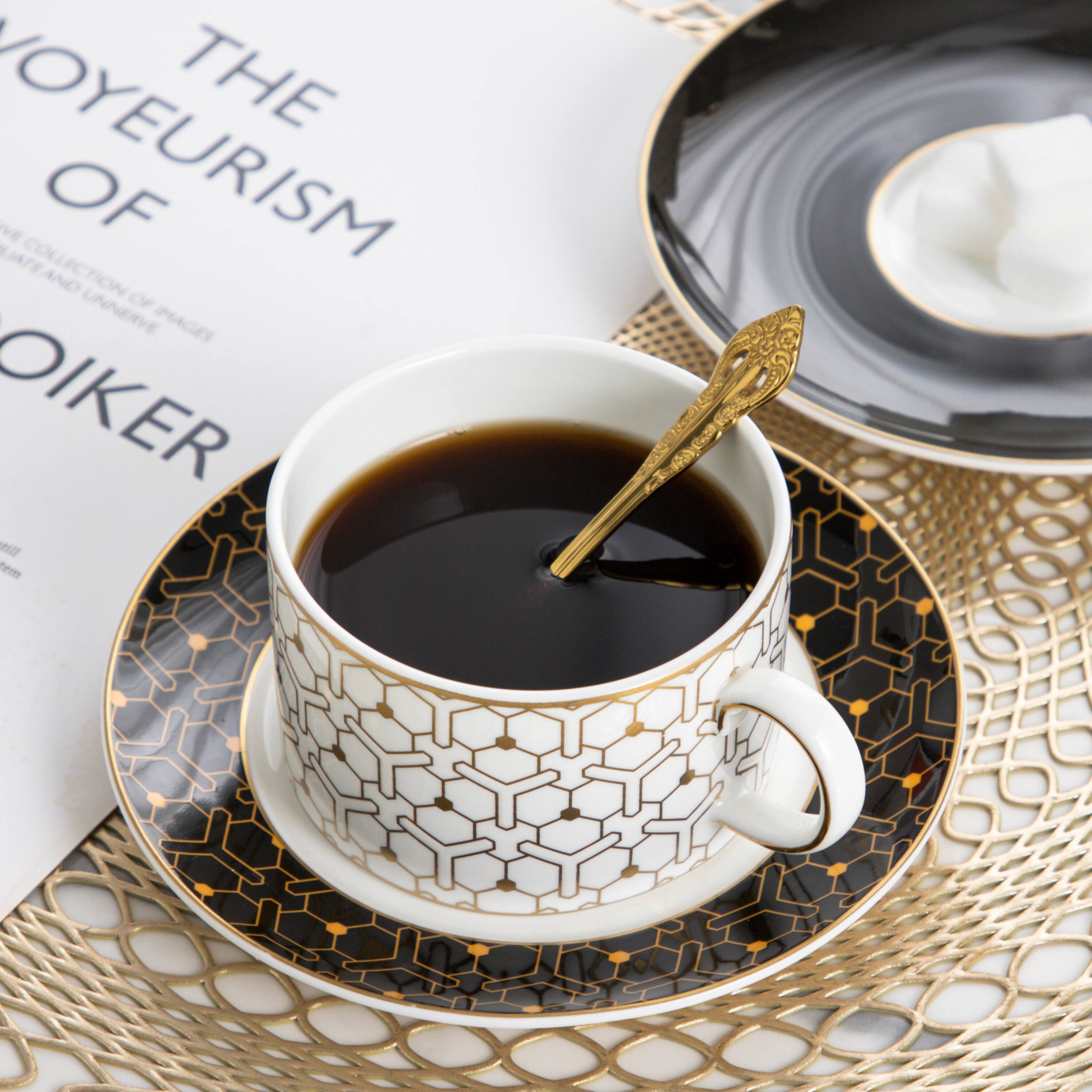 THE VOYEURISM COLLECTION OF UNNERVE AND UNNERVE